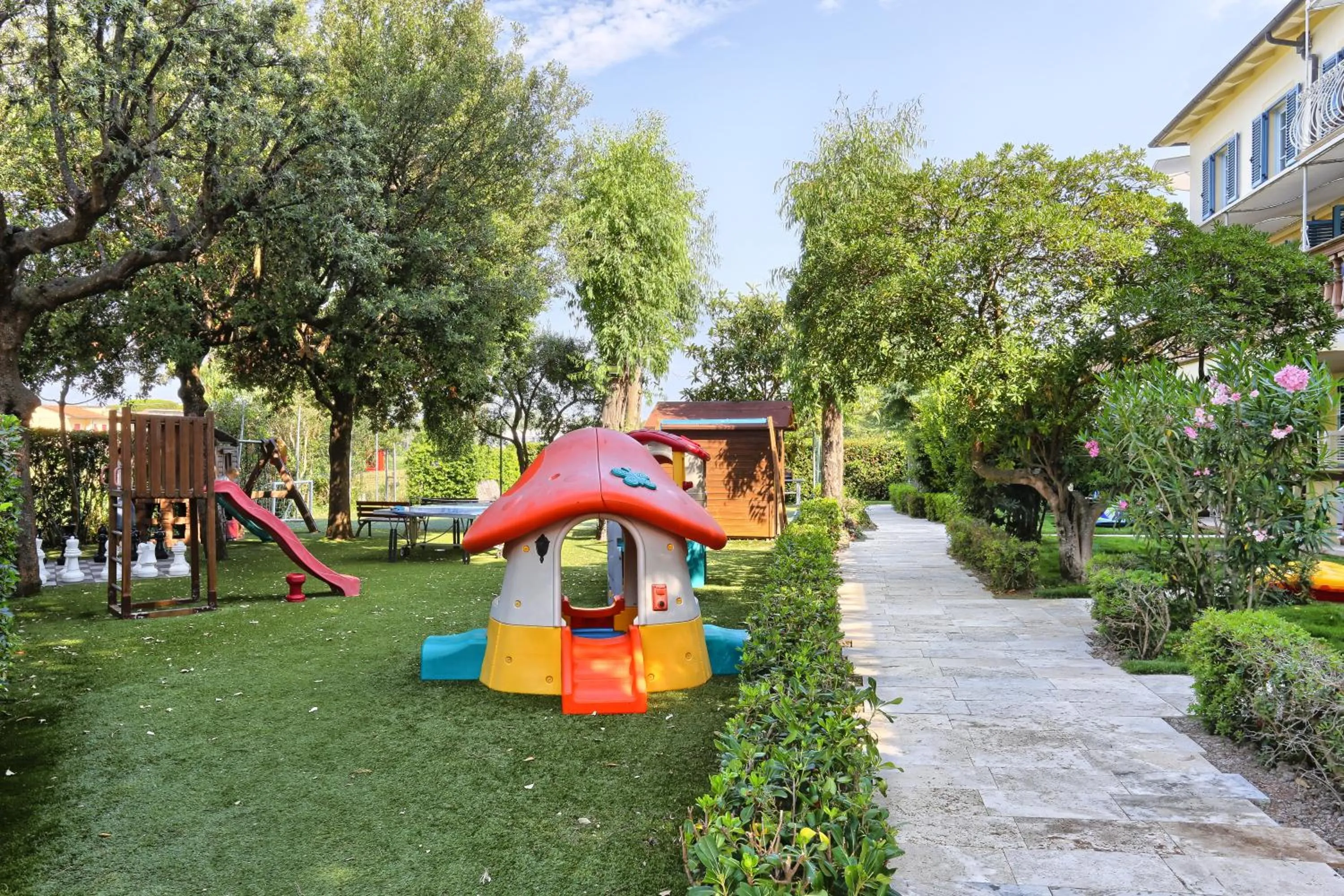 Children play ground in Villa Mazzanta Relais & Hotel