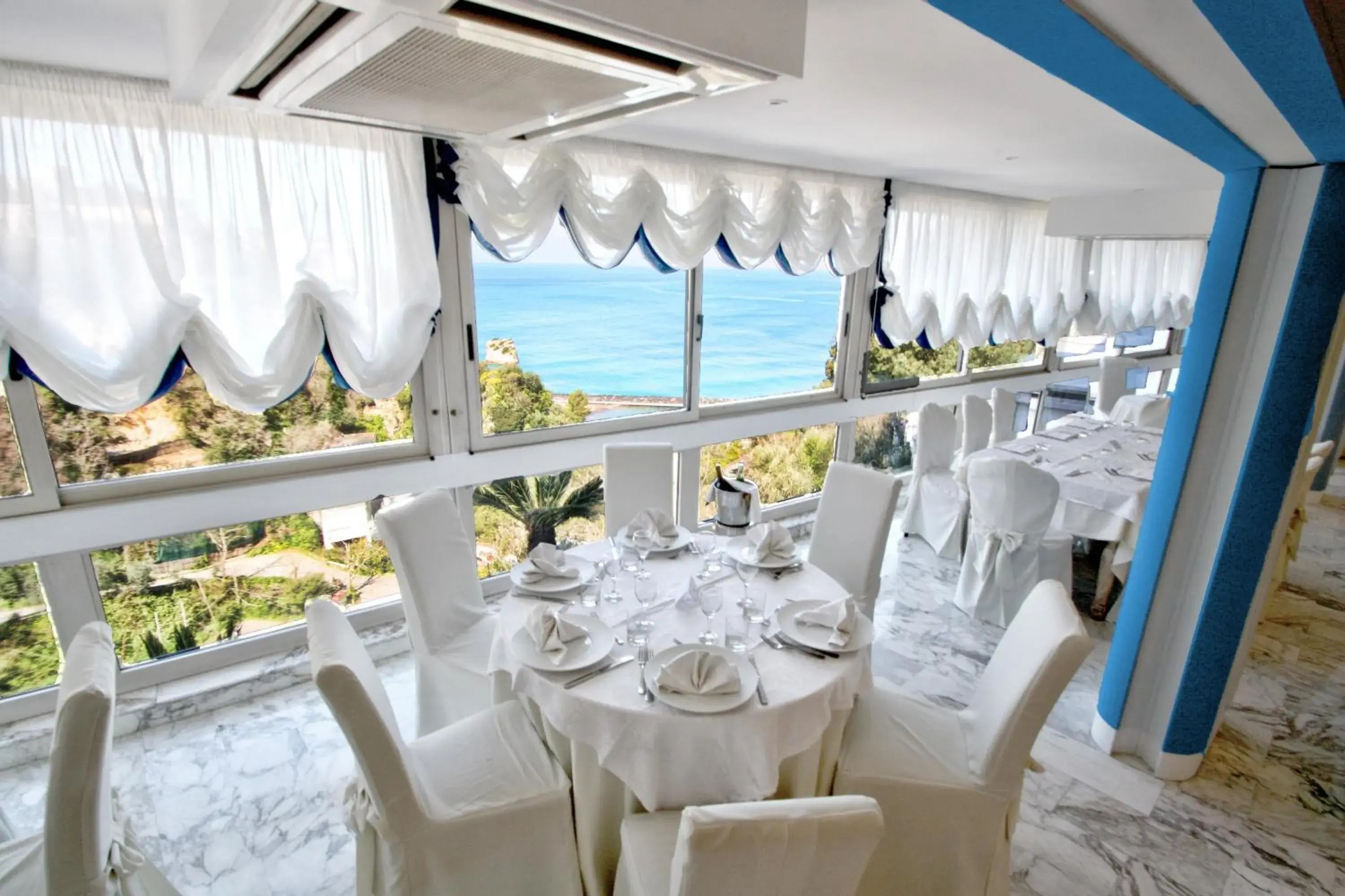 Restaurant/places to eat in Hotel Oriente Restaurant/places to eat in Hotel Oriente