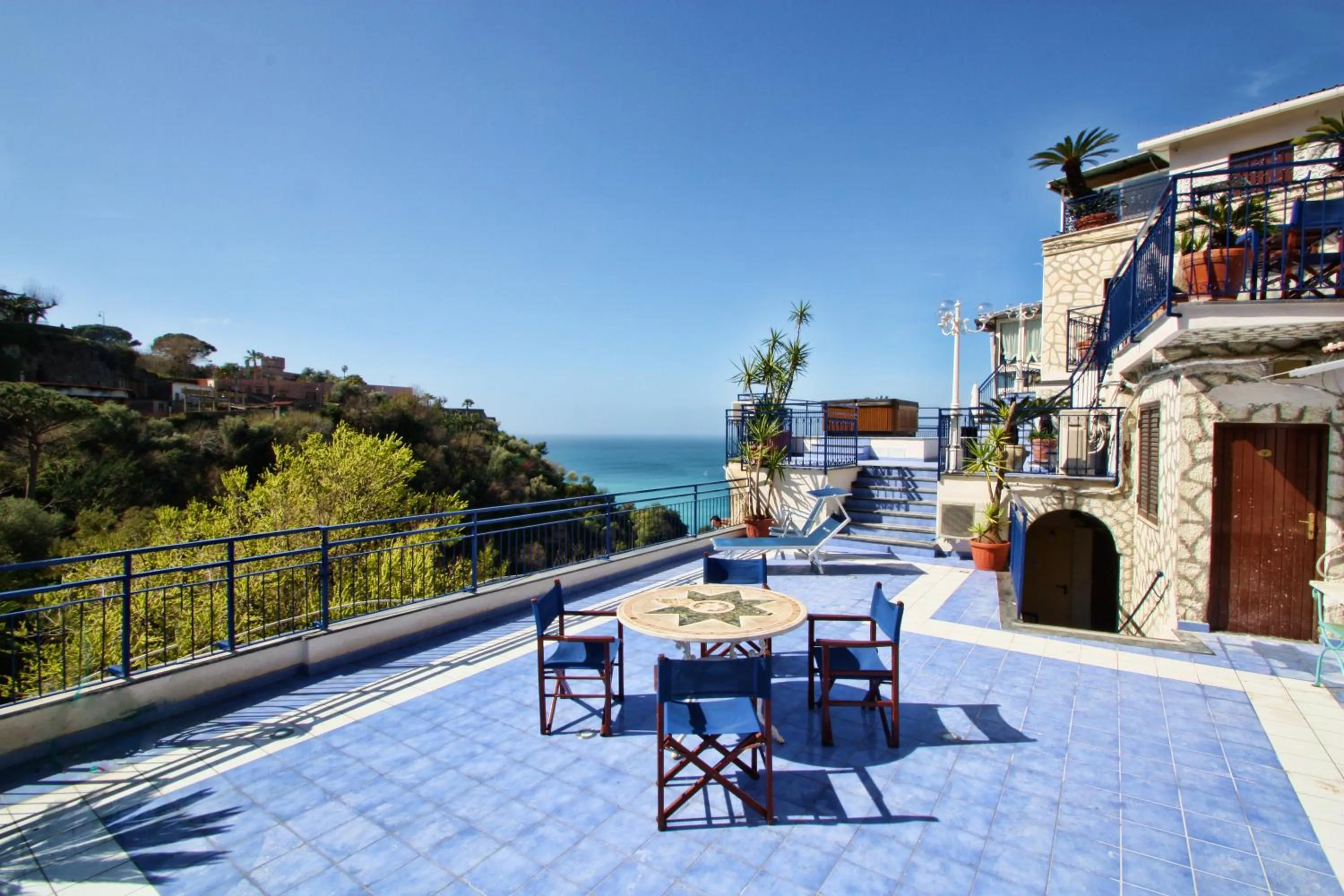 Day in Hotel Oriente