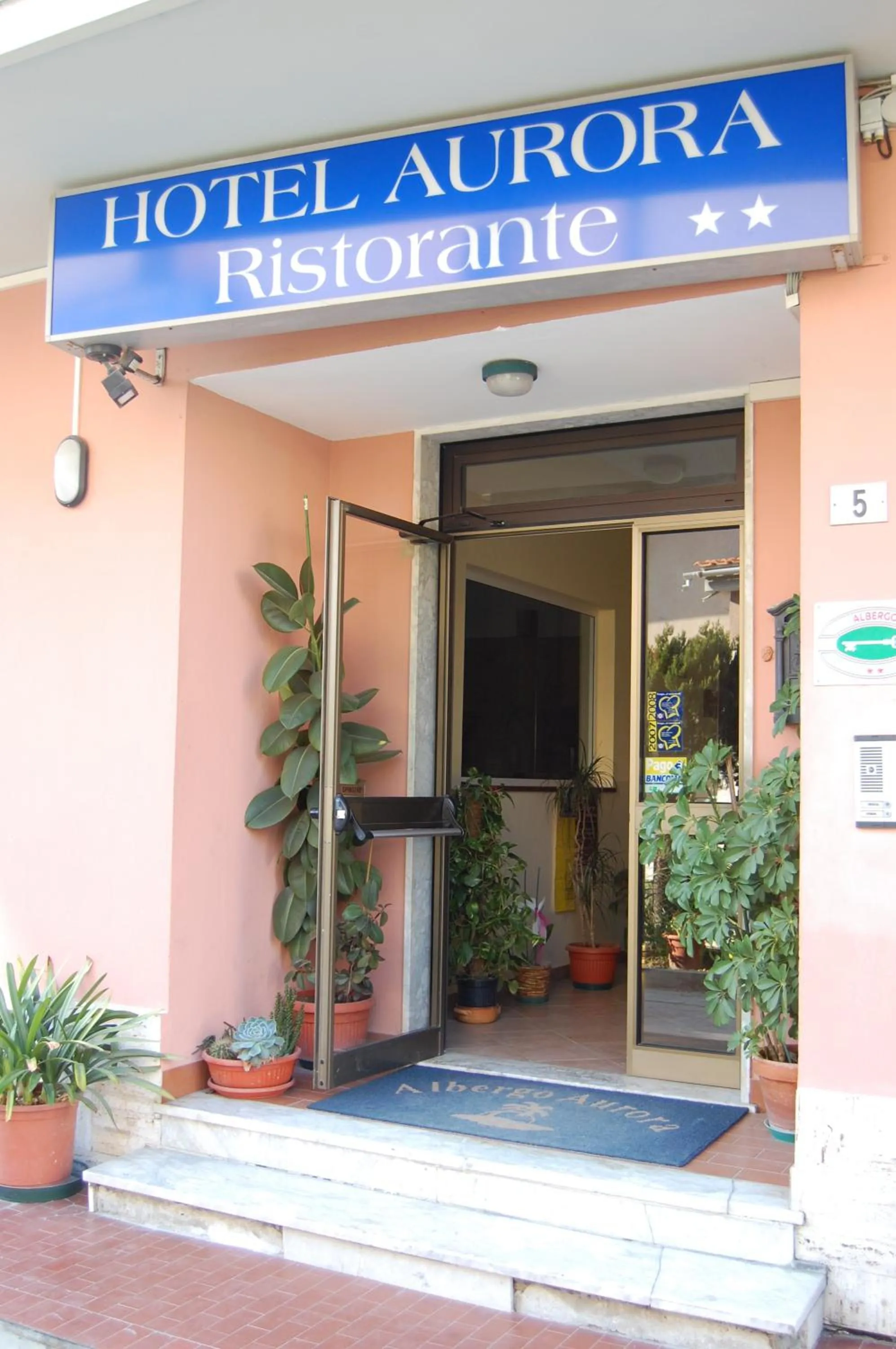 Facade/entrance in Hotel Aurora