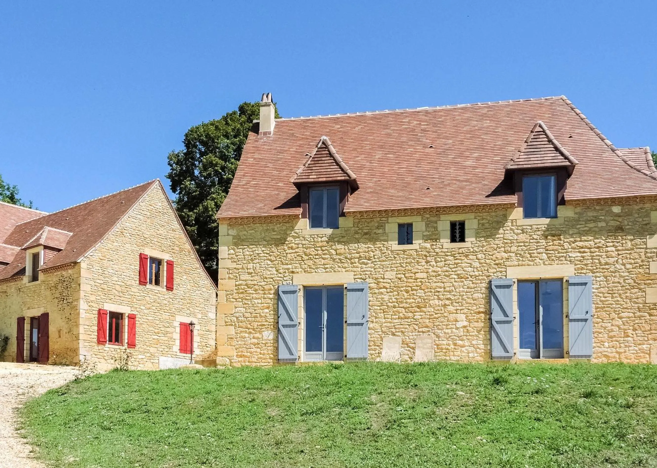 Property building in Domaine de Fleurie
