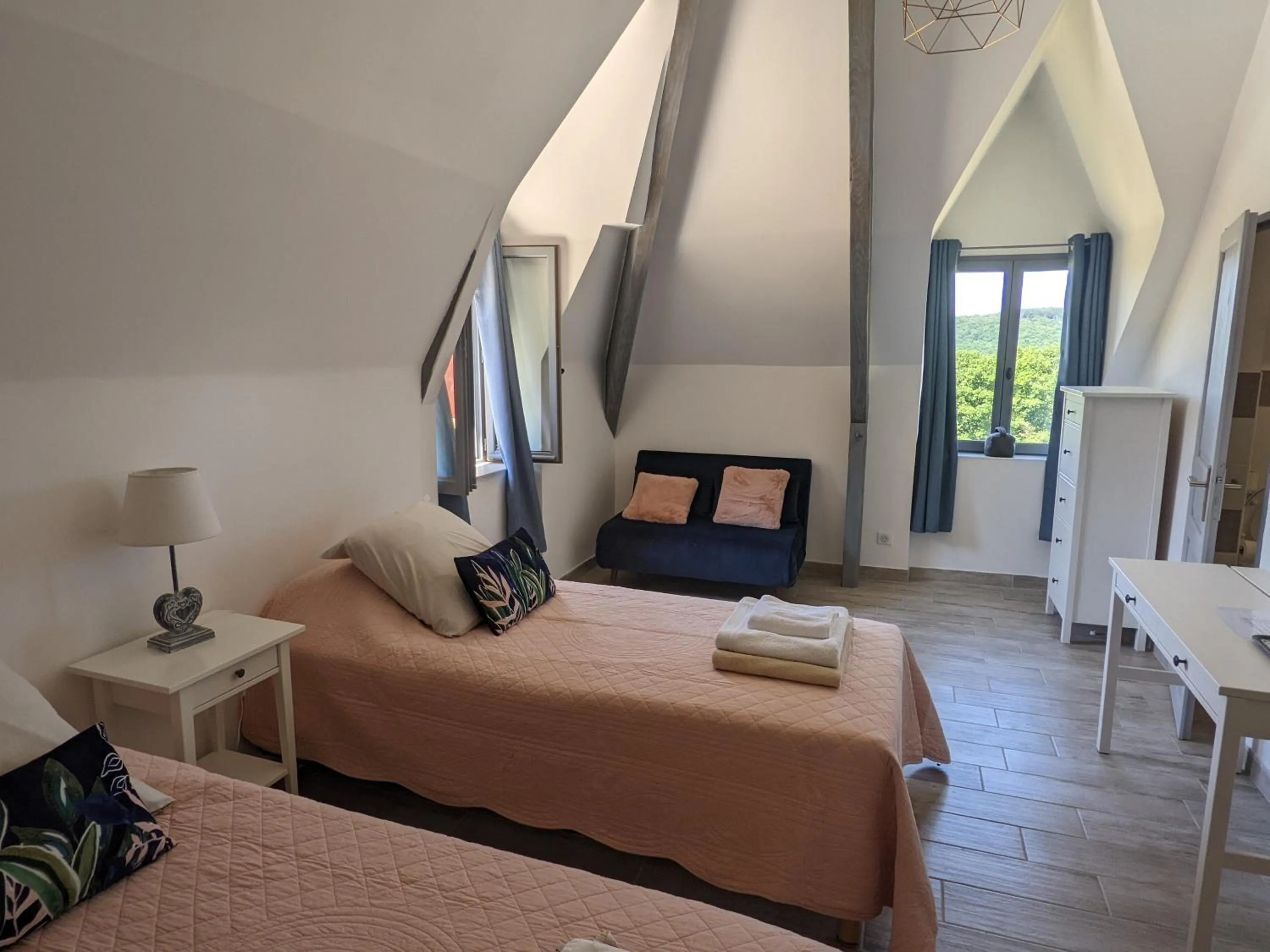 Nearby landmark, Bed in Domaine de Fleurie