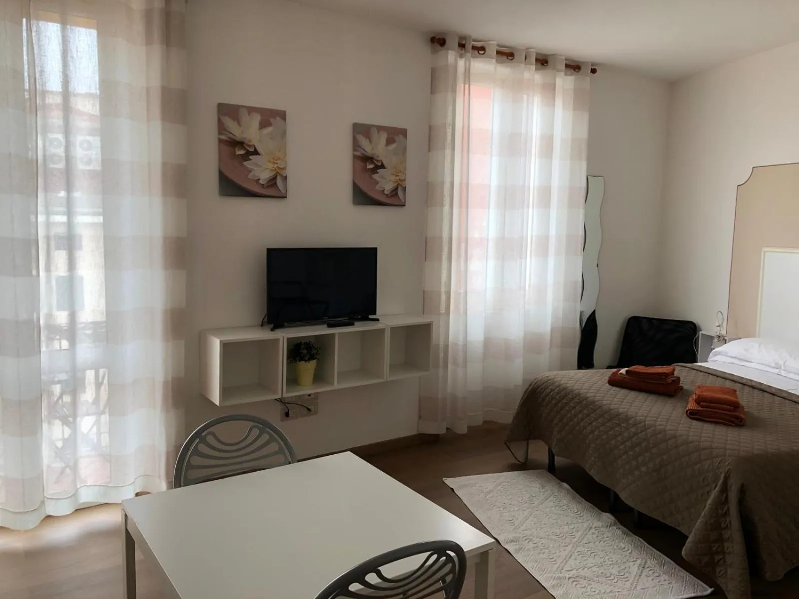 Bedroom, Bed in Residence Gloria