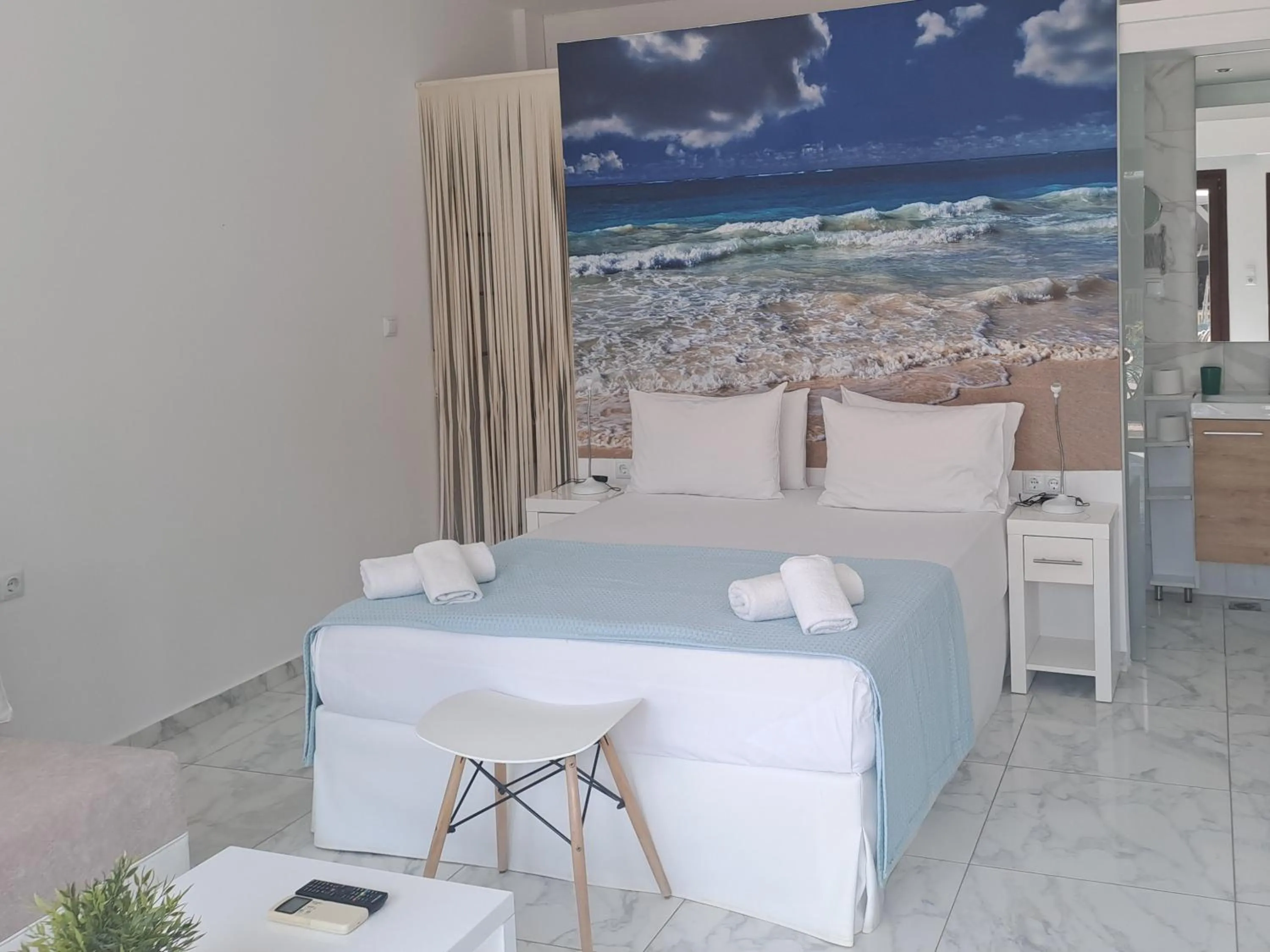 Bed in Beach Hotel Kapahi