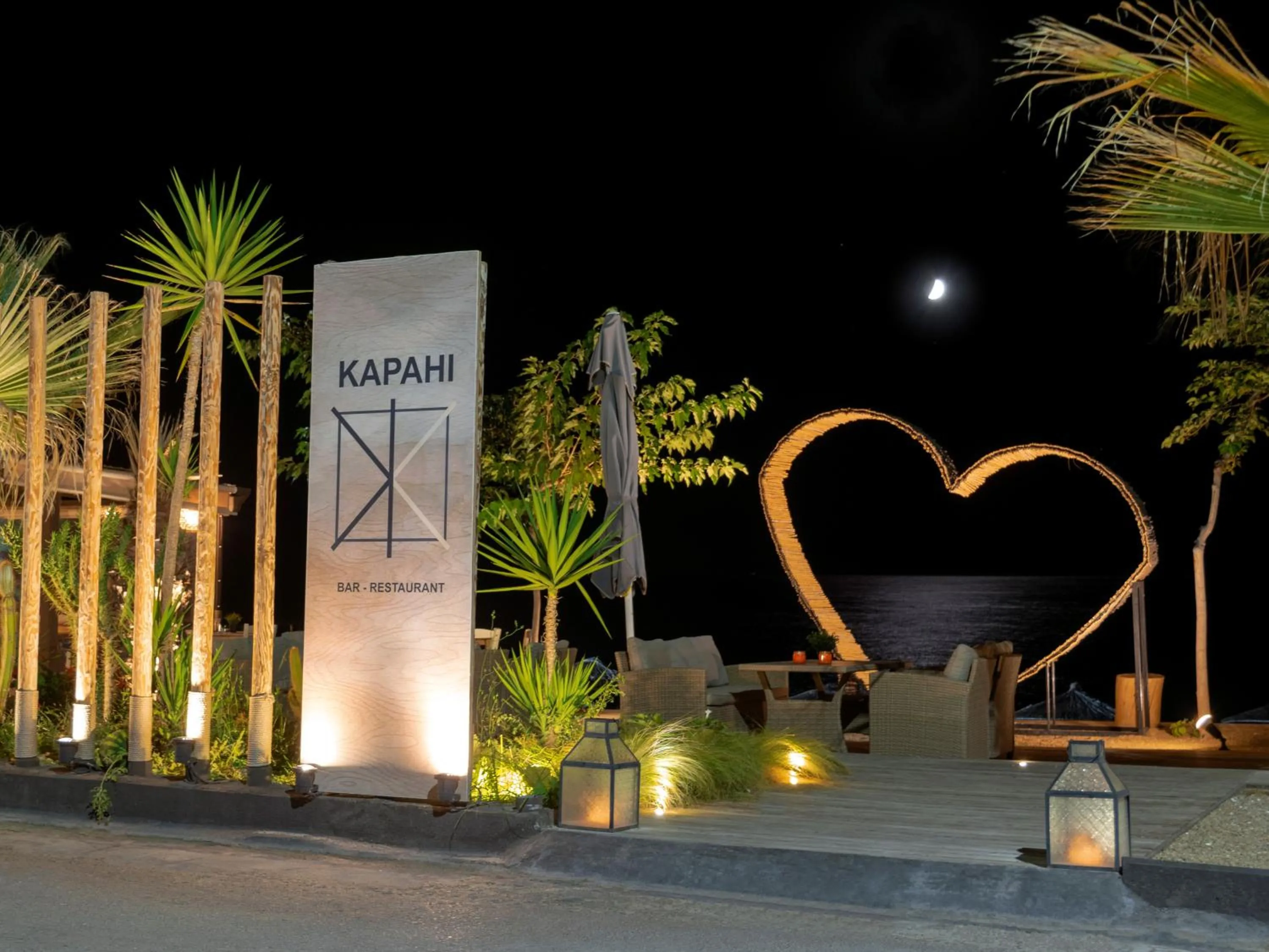 Restaurant/places to eat in Beach Hotel Kapahi