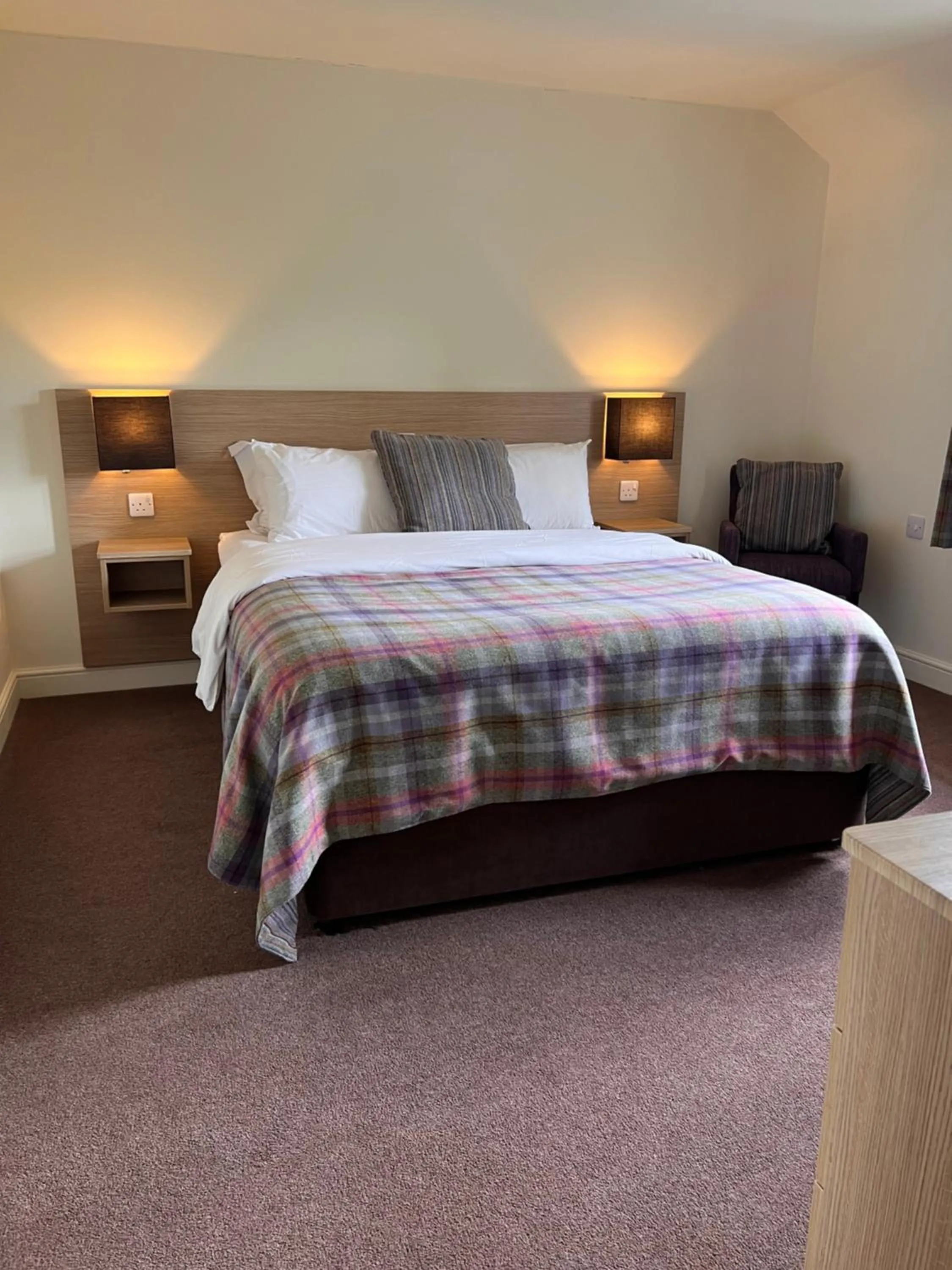 Bedroom, Bed in The Craven Heifer Inn