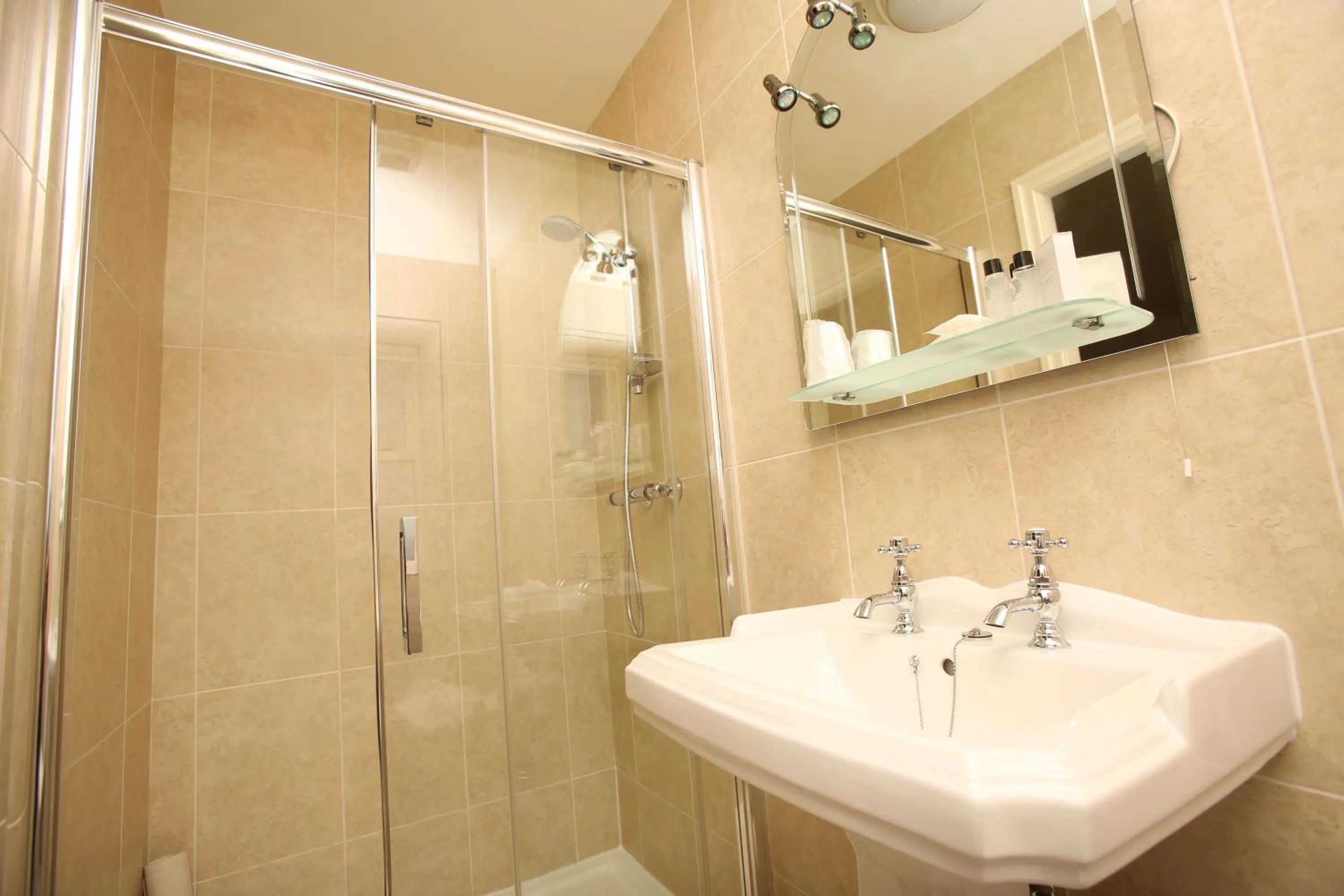 Bathroom in The Craven Heifer Inn