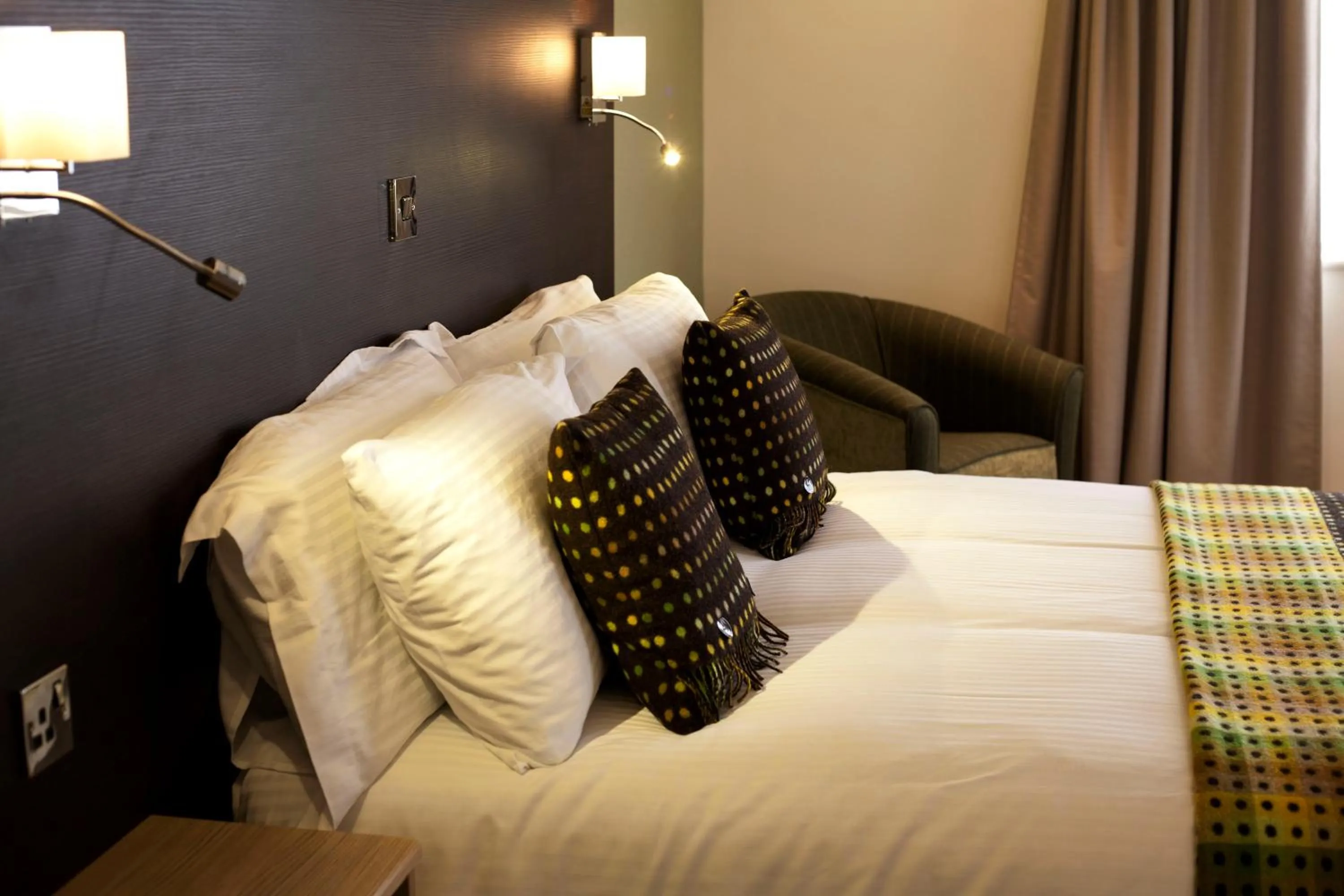 Bedroom, Bed in The Craven Heifer Inn