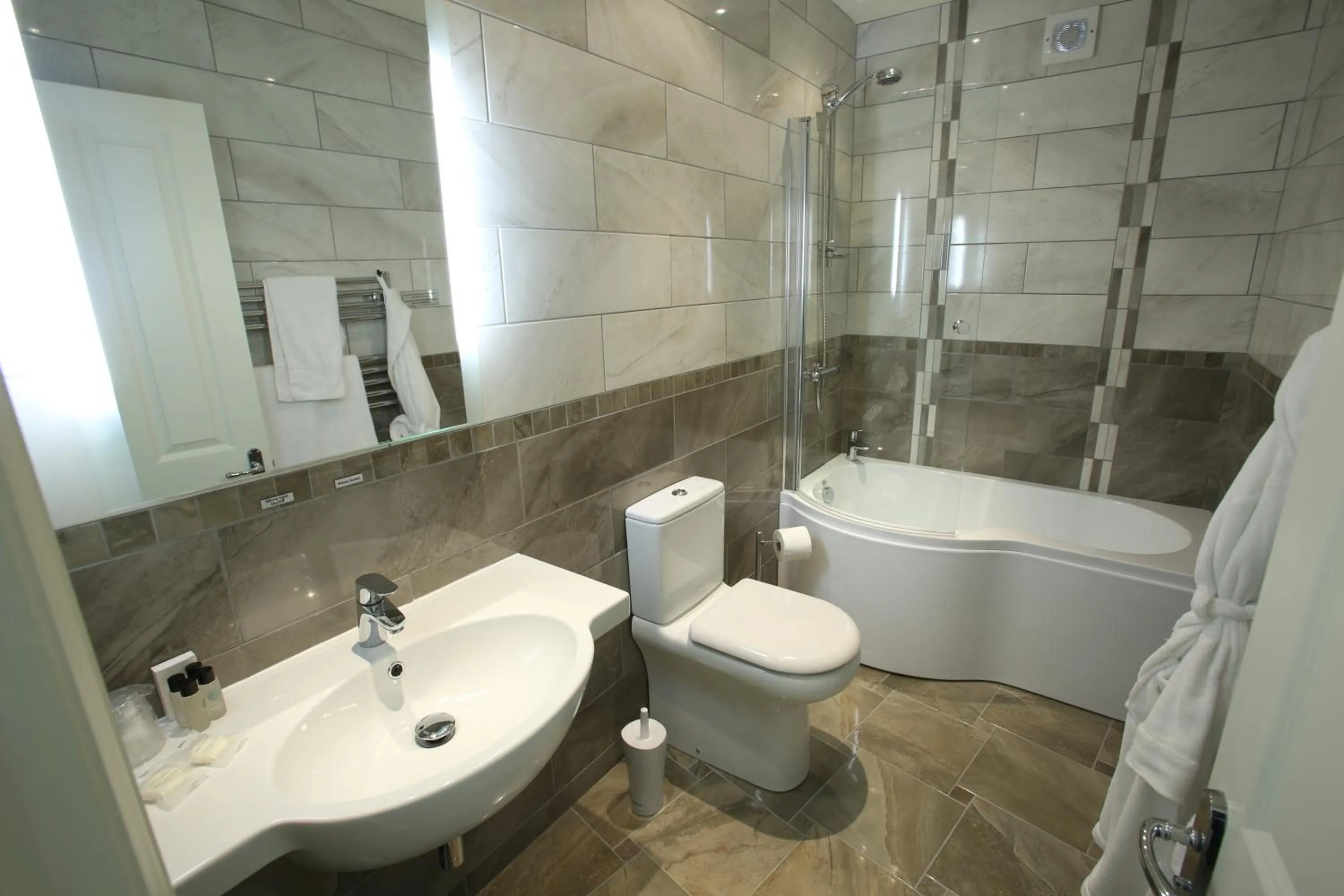 Shower in The Craven Heifer Inn