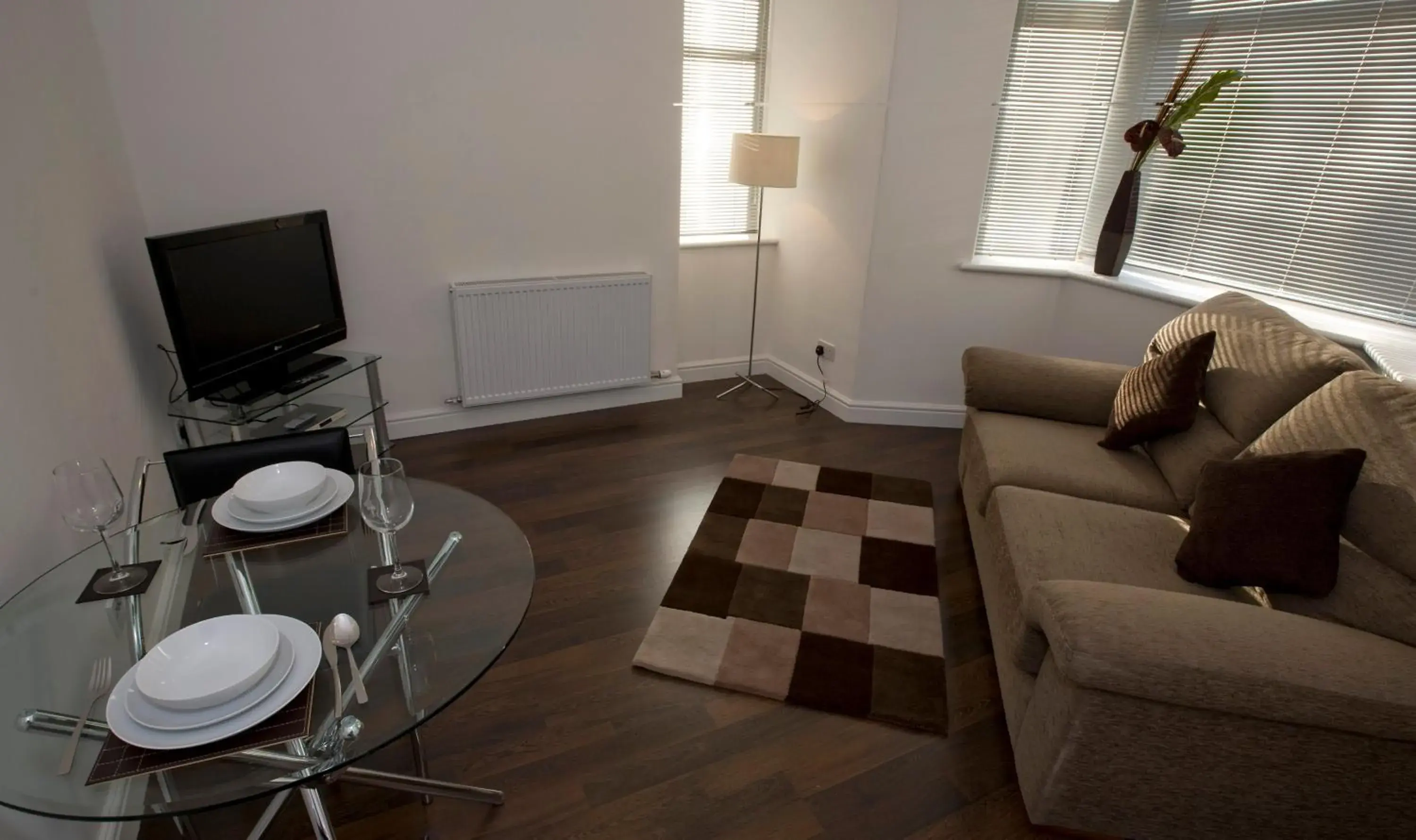 Living room, Seating Area in Aberdeen Serviced Apartments - The Lodge