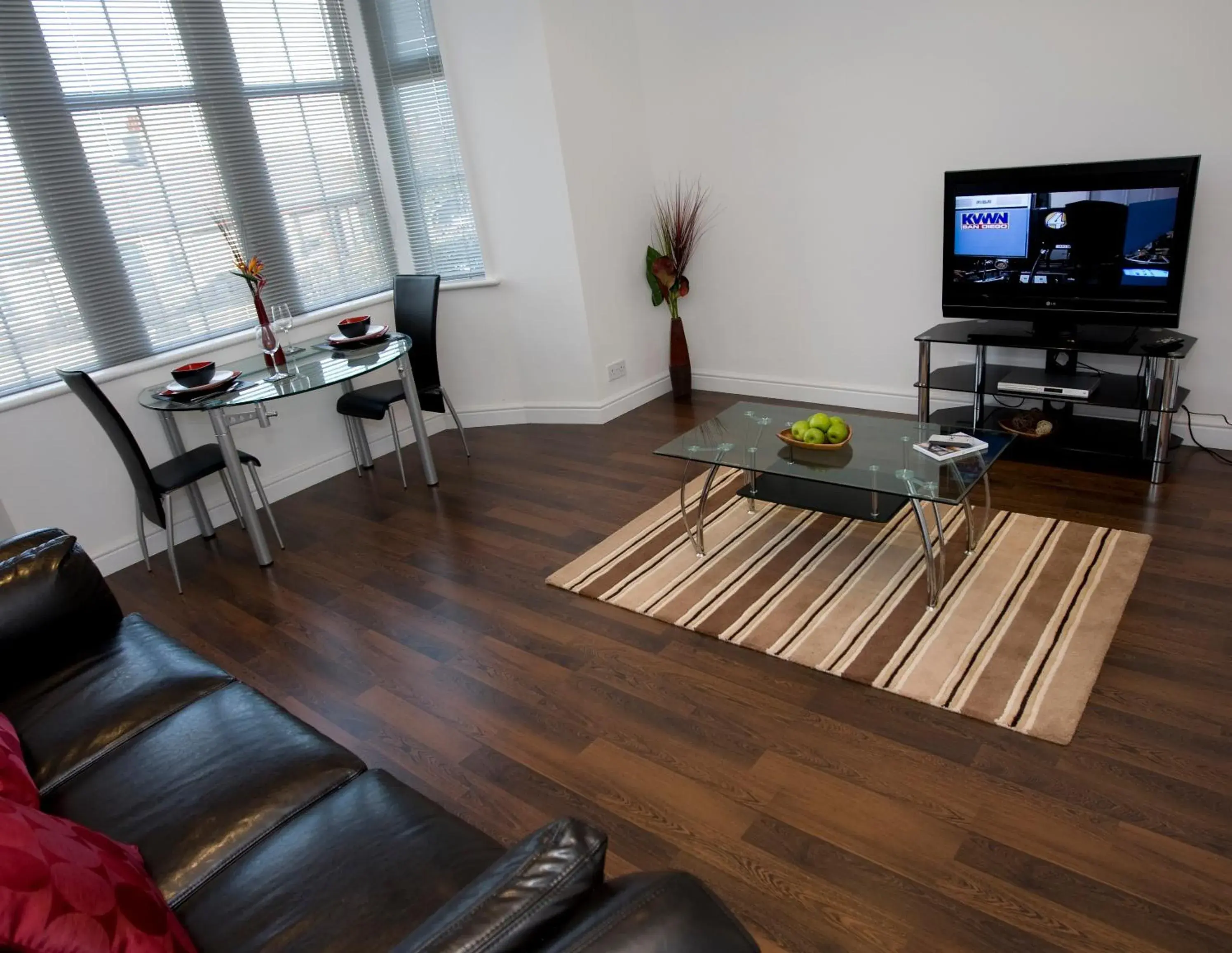 Living room, Seating Area in Aberdeen Serviced Apartments - The Lodge