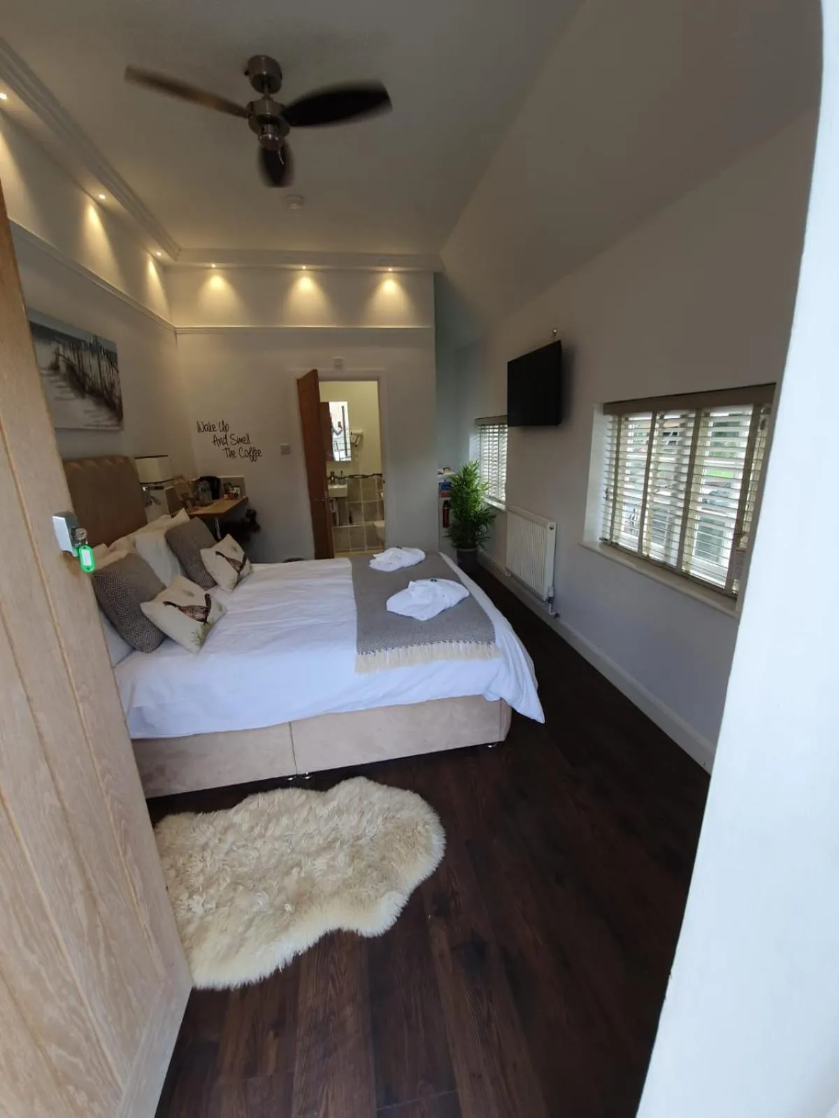 Bedroom, Bed in Old Thatch Bambers Green