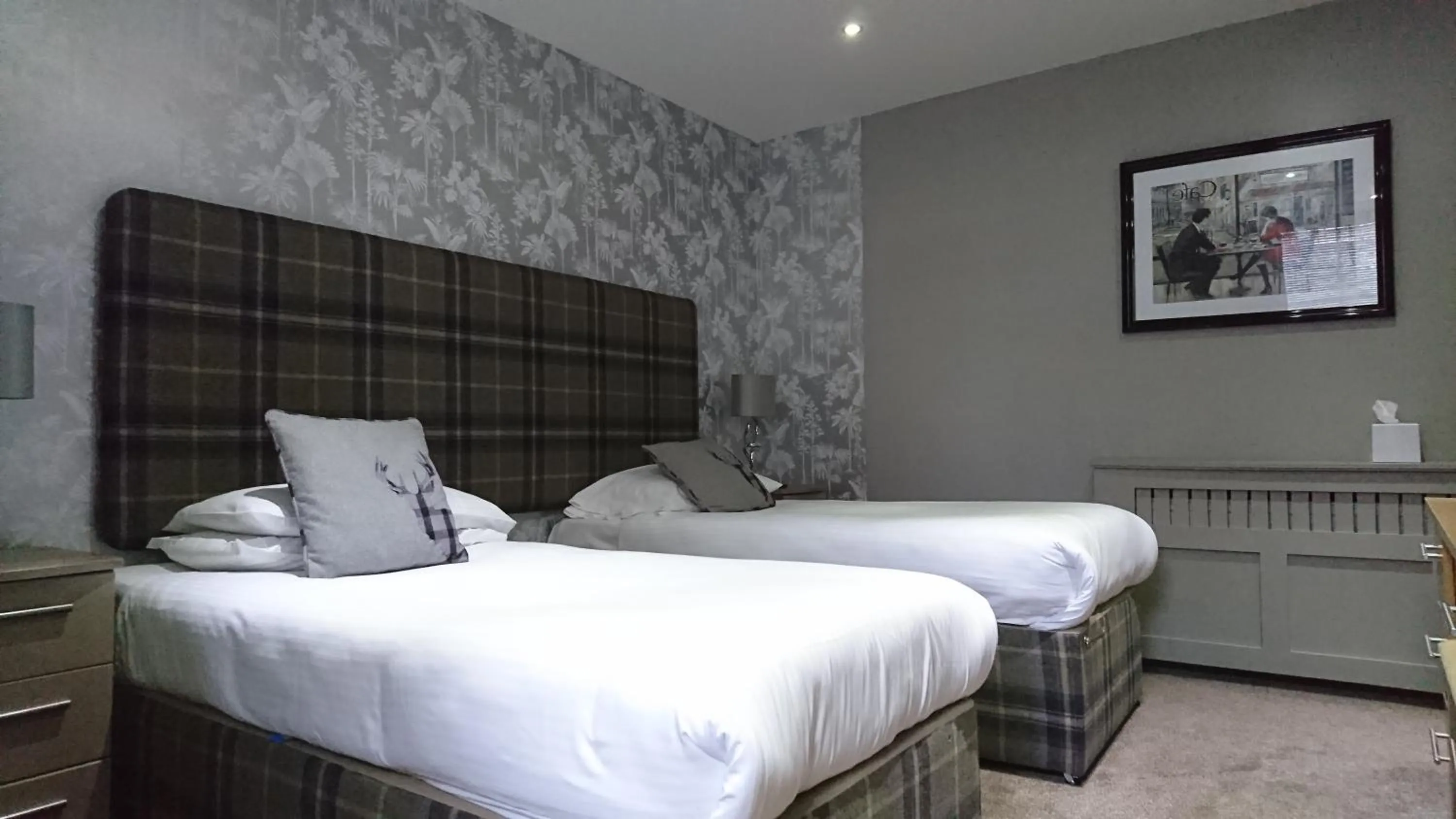 Bedroom, Bed in Redcliffe Hotel