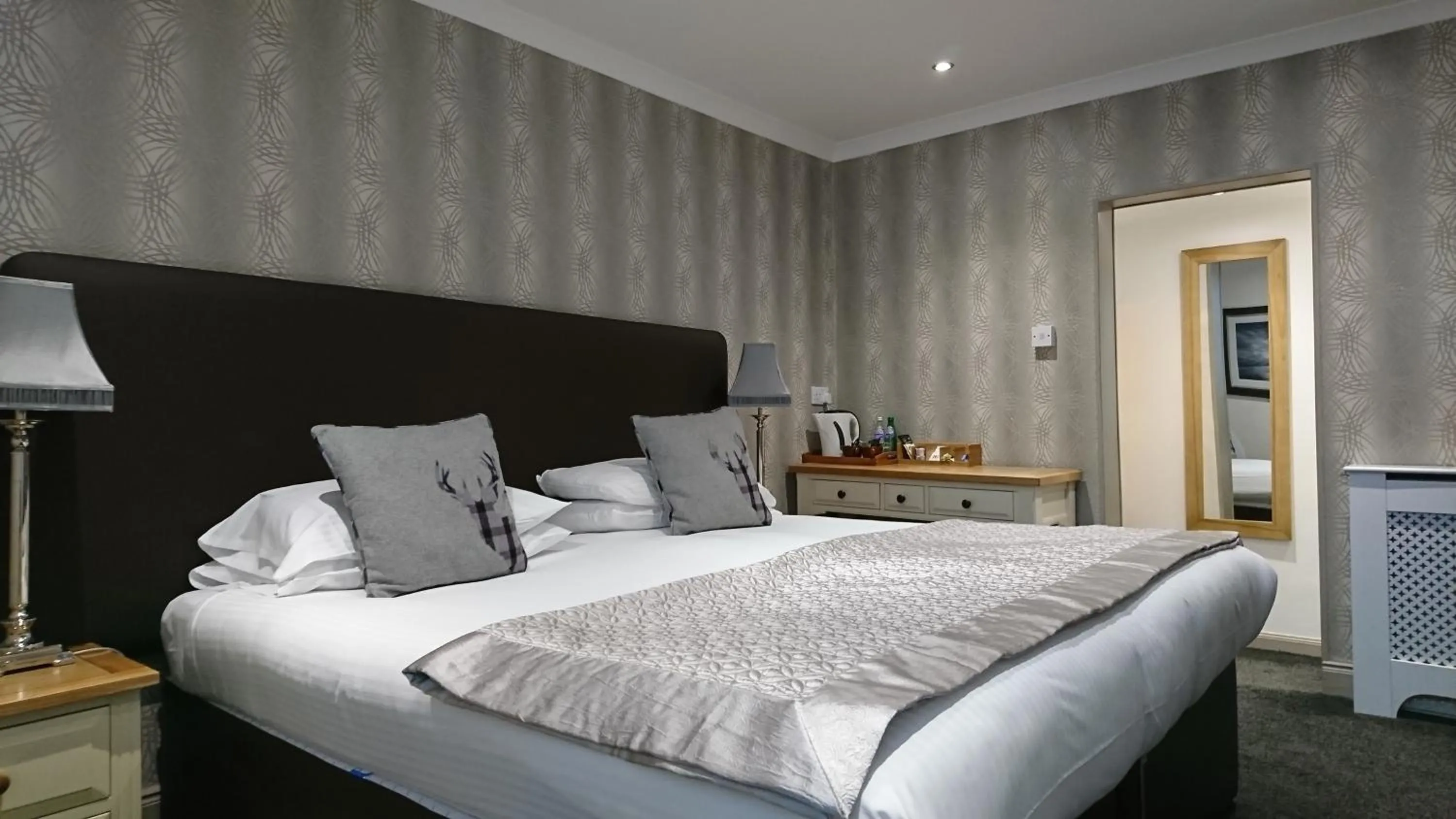 Bedroom, Bed in Redcliffe Hotel