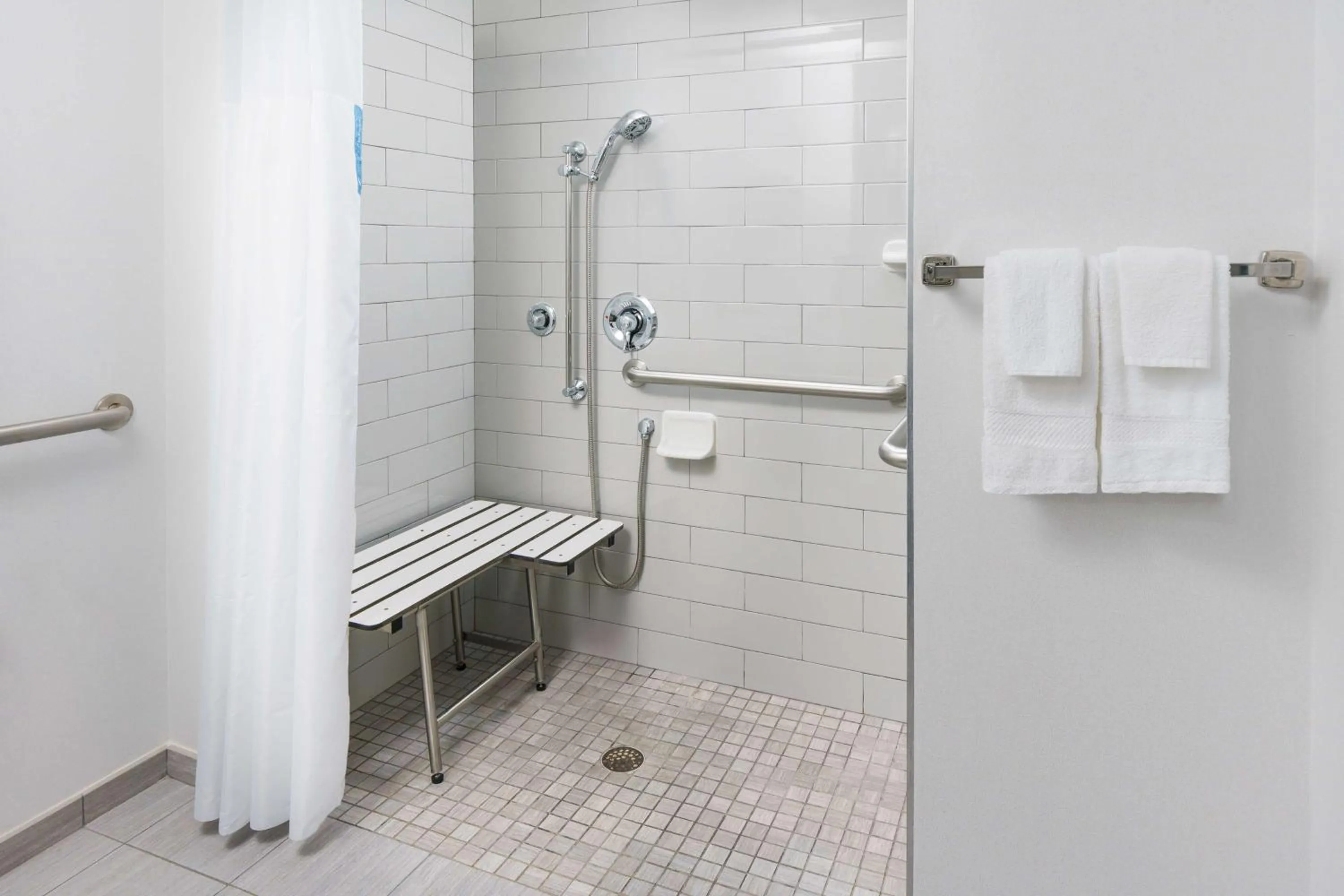 Bathroom in Hampton Inn Washington DC White House