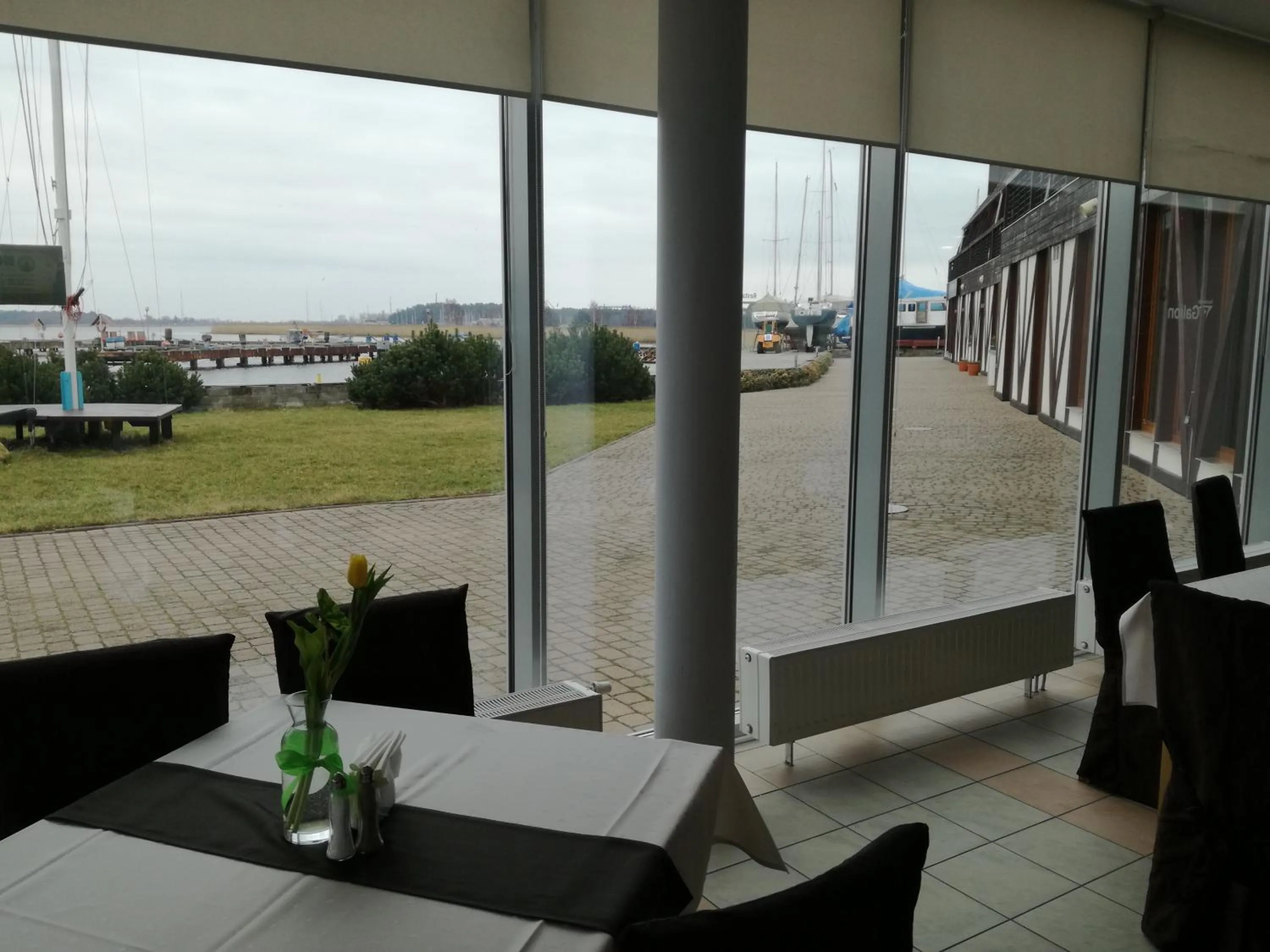 Restaurant/places to eat in Domki Letniskowe AZS Galion