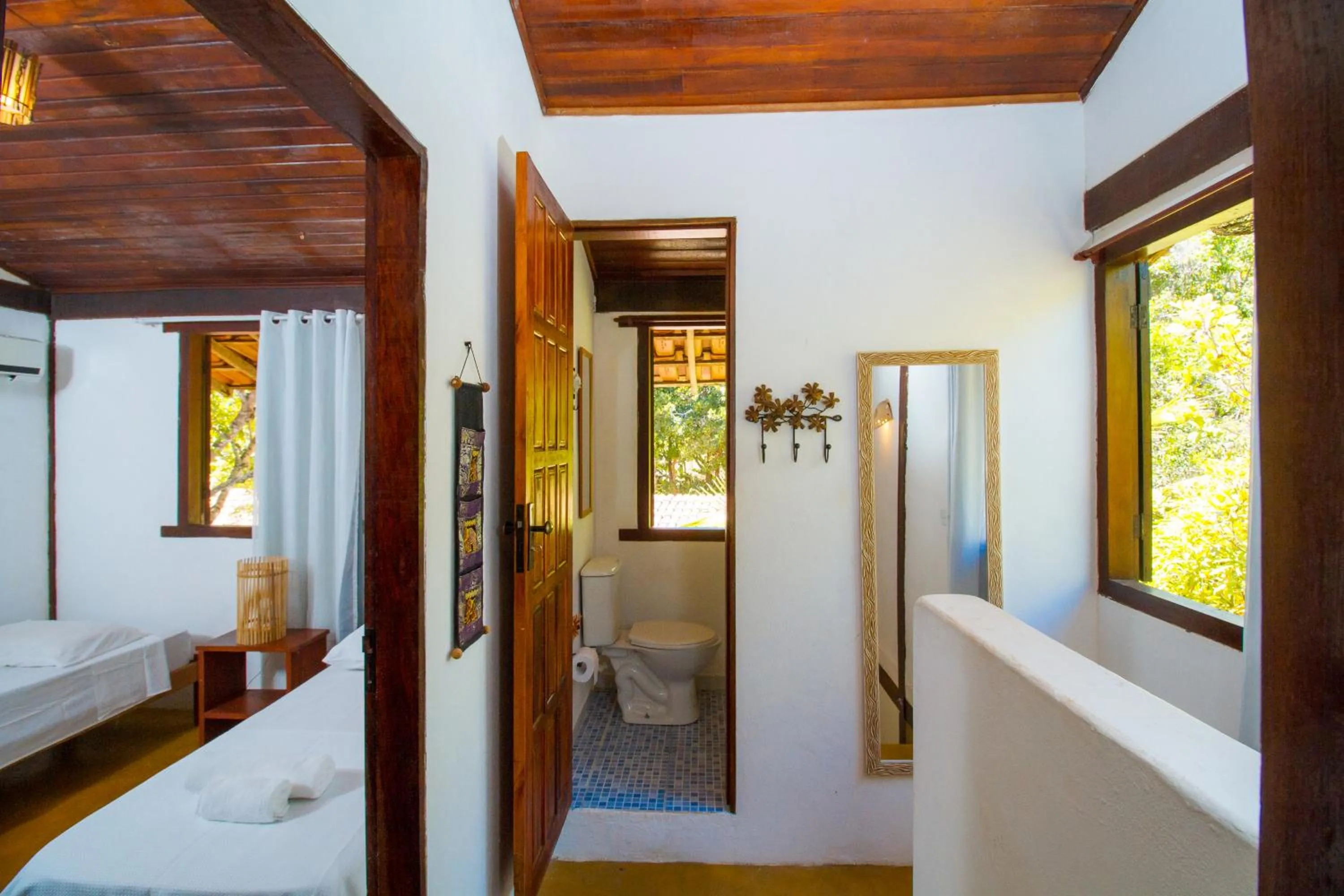 Bathroom, Bed in Travel Inn Pousadas & Beach Club Trancoso