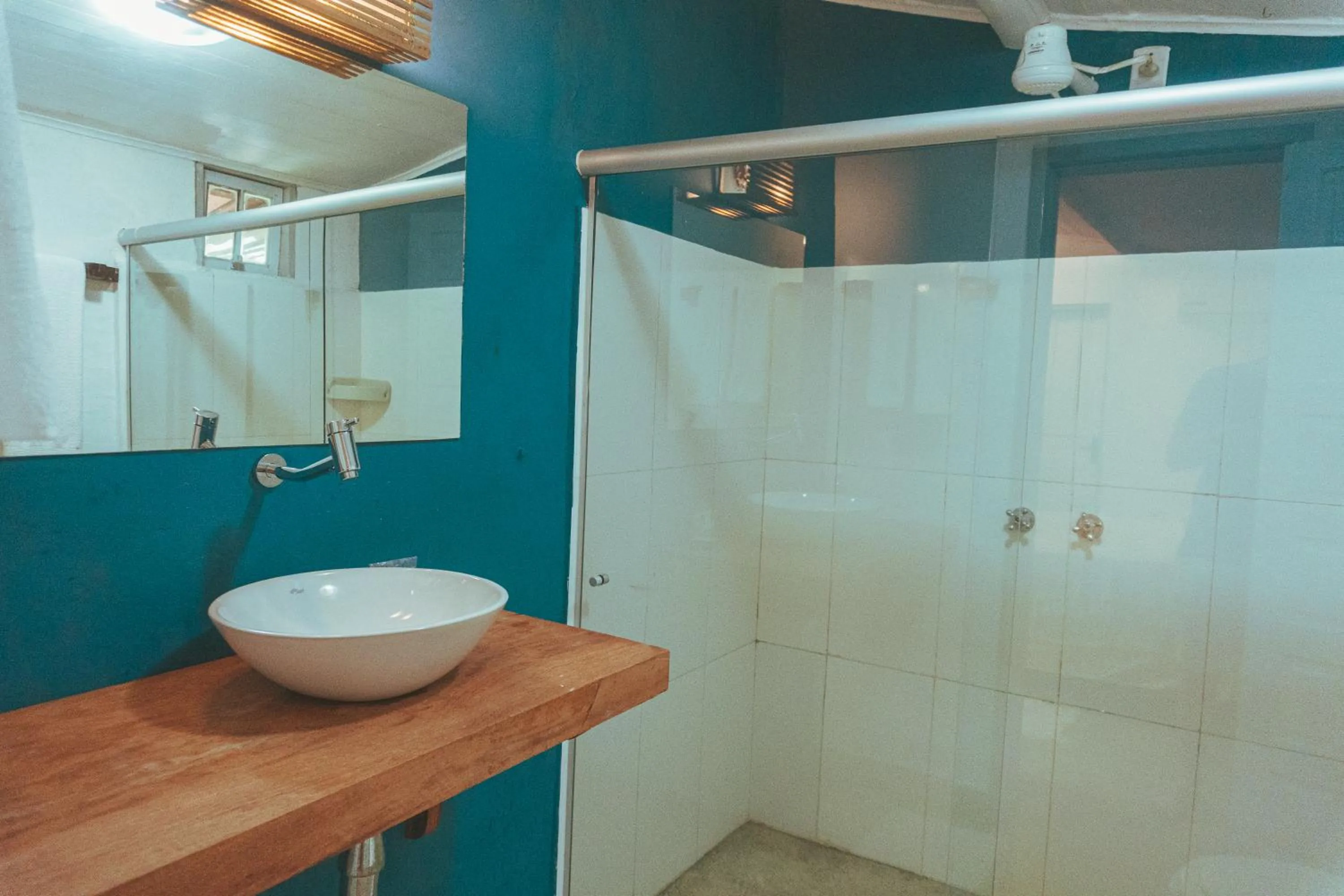 Shower in Travel Inn Pousadas & Beach Club Trancoso
