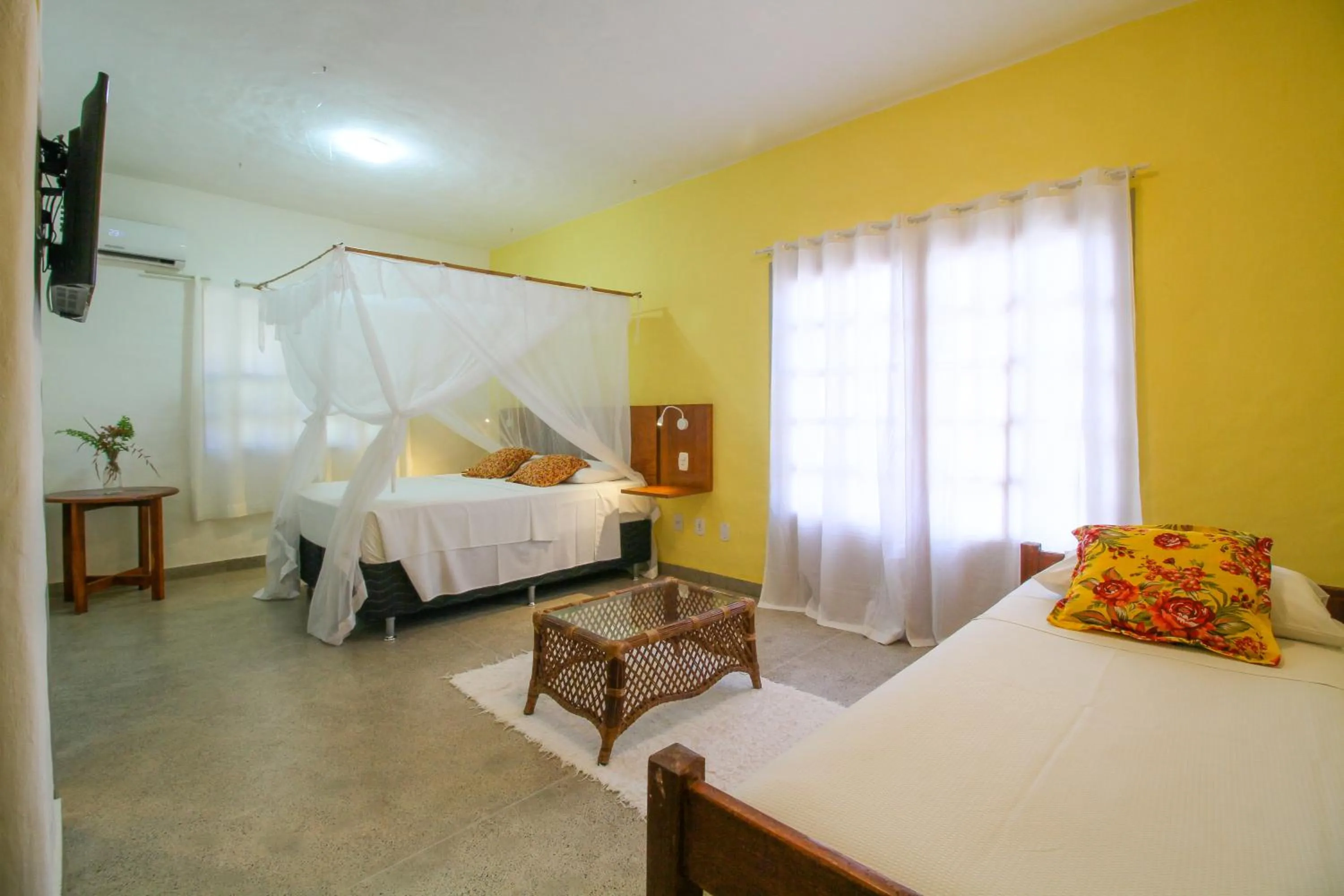 Photo of the whole room, Bed in Travel Inn Pousadas & Beach Club Trancoso