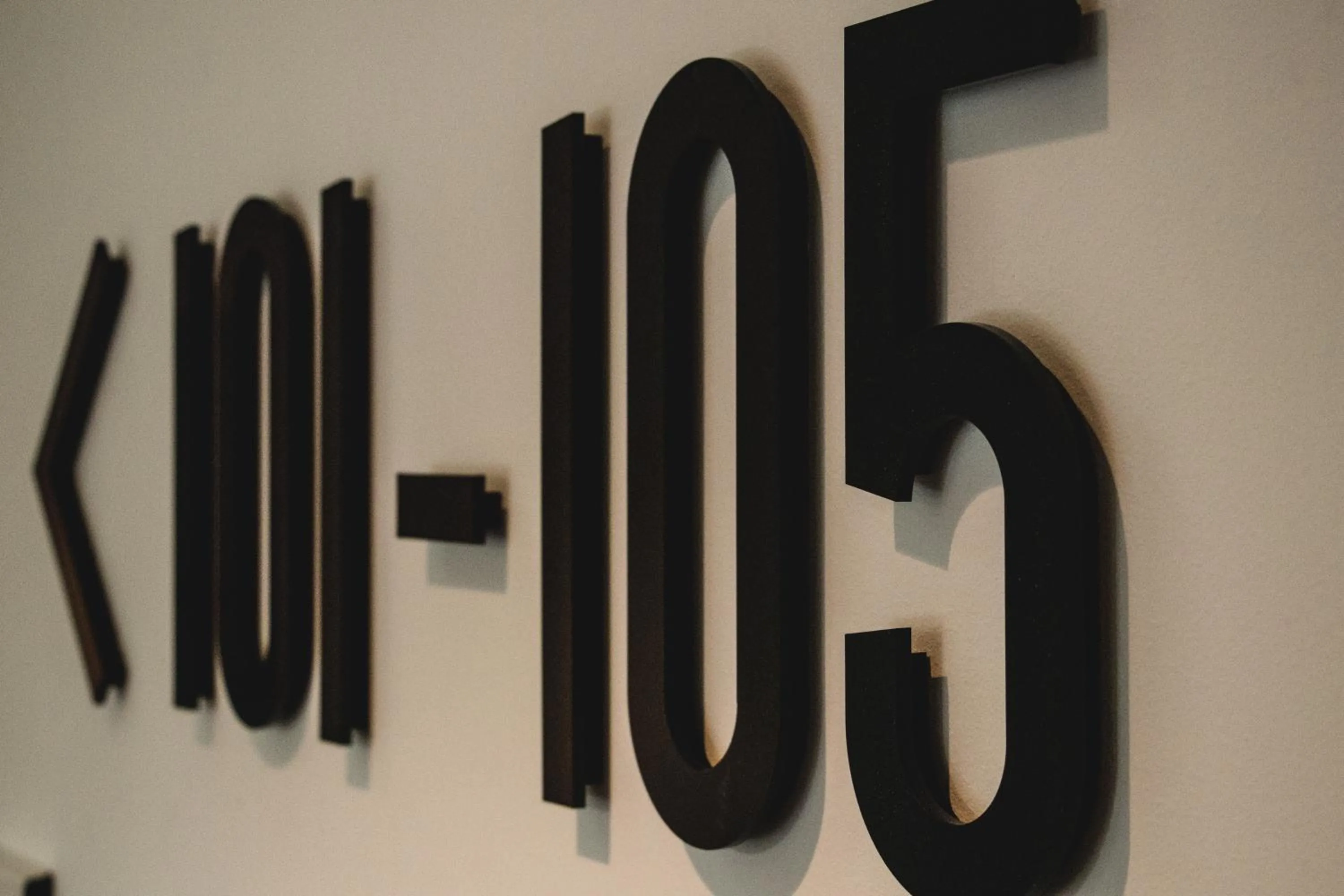 Text overlay in WUD hotel