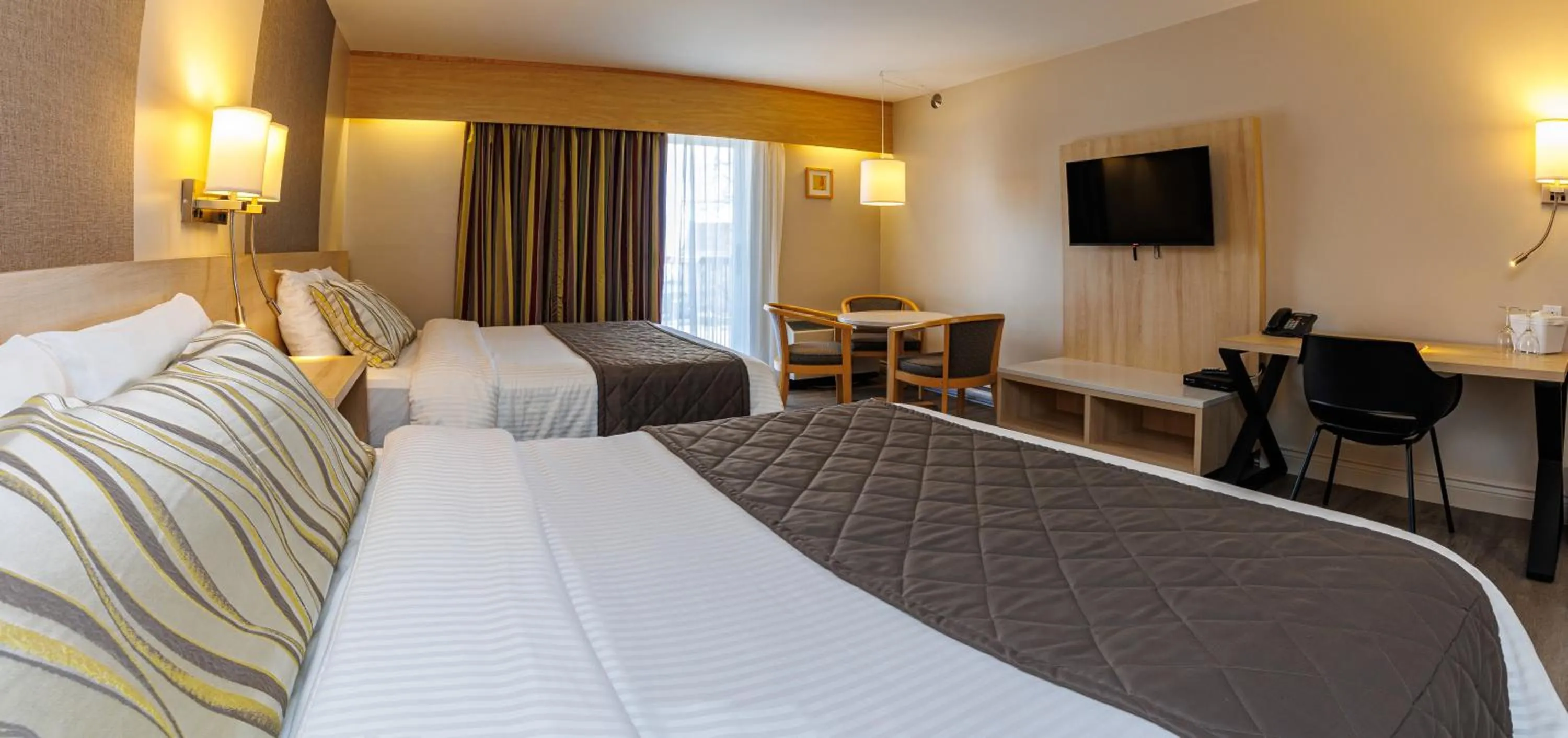 Bed in Hotel-Motel Castel de la Mer