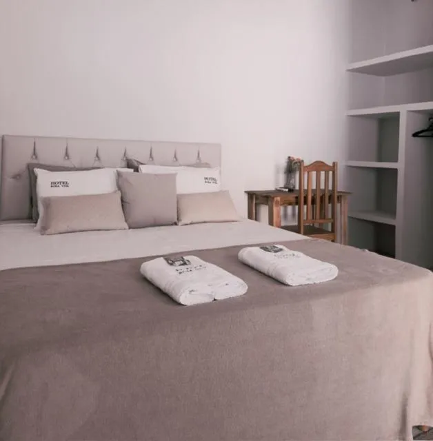 View (from property/room), Bed in Hotel Rosa Viva