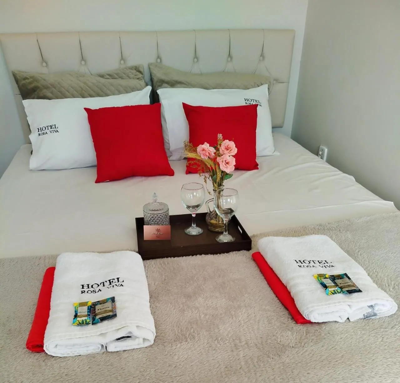 Property building, Bed in Hotel Rosa Viva