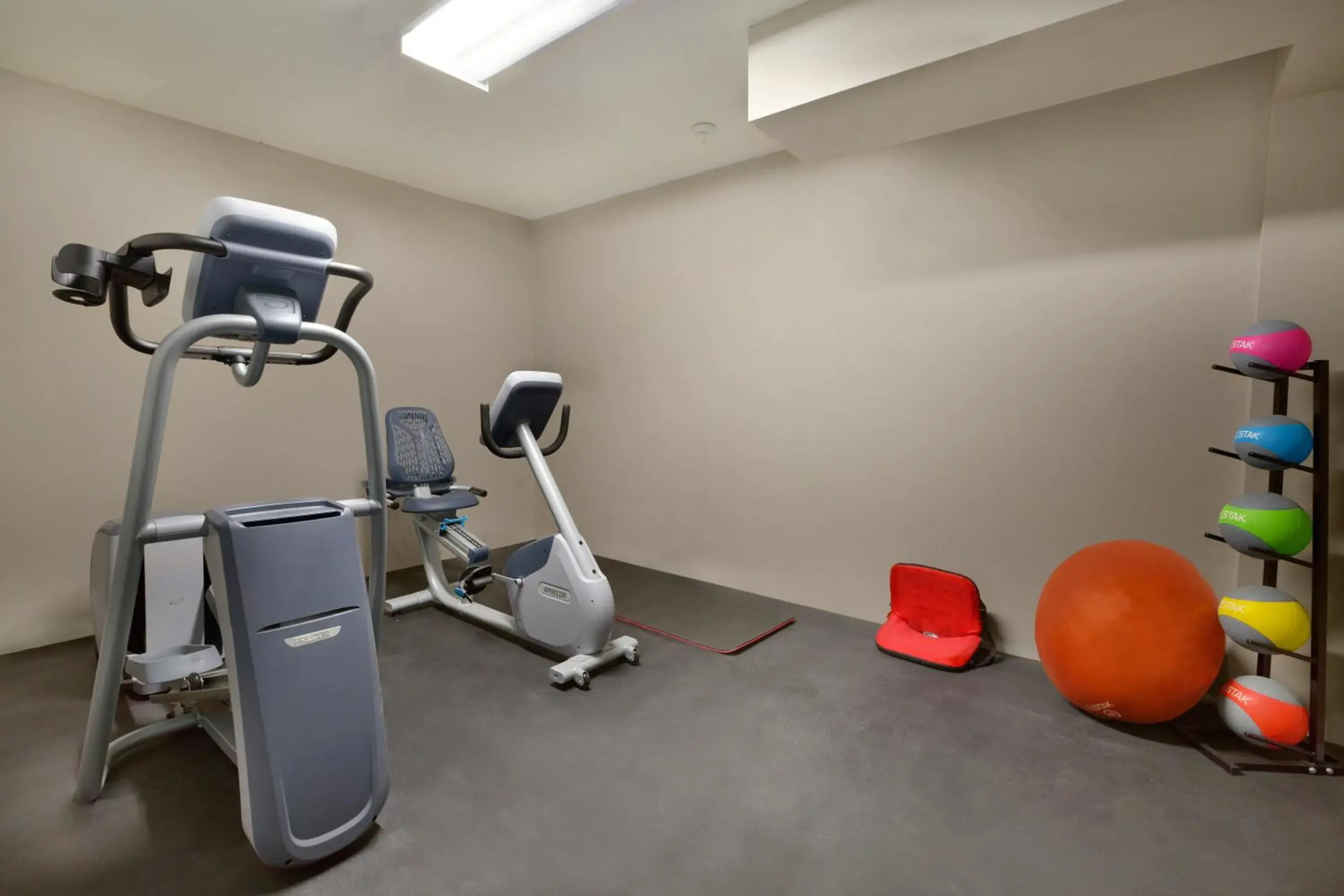 Fitness centre/facilities in Days Inn by Wyndham Stouffville Fitness centre/facilities in Days Inn by Wyndham Stouffville
