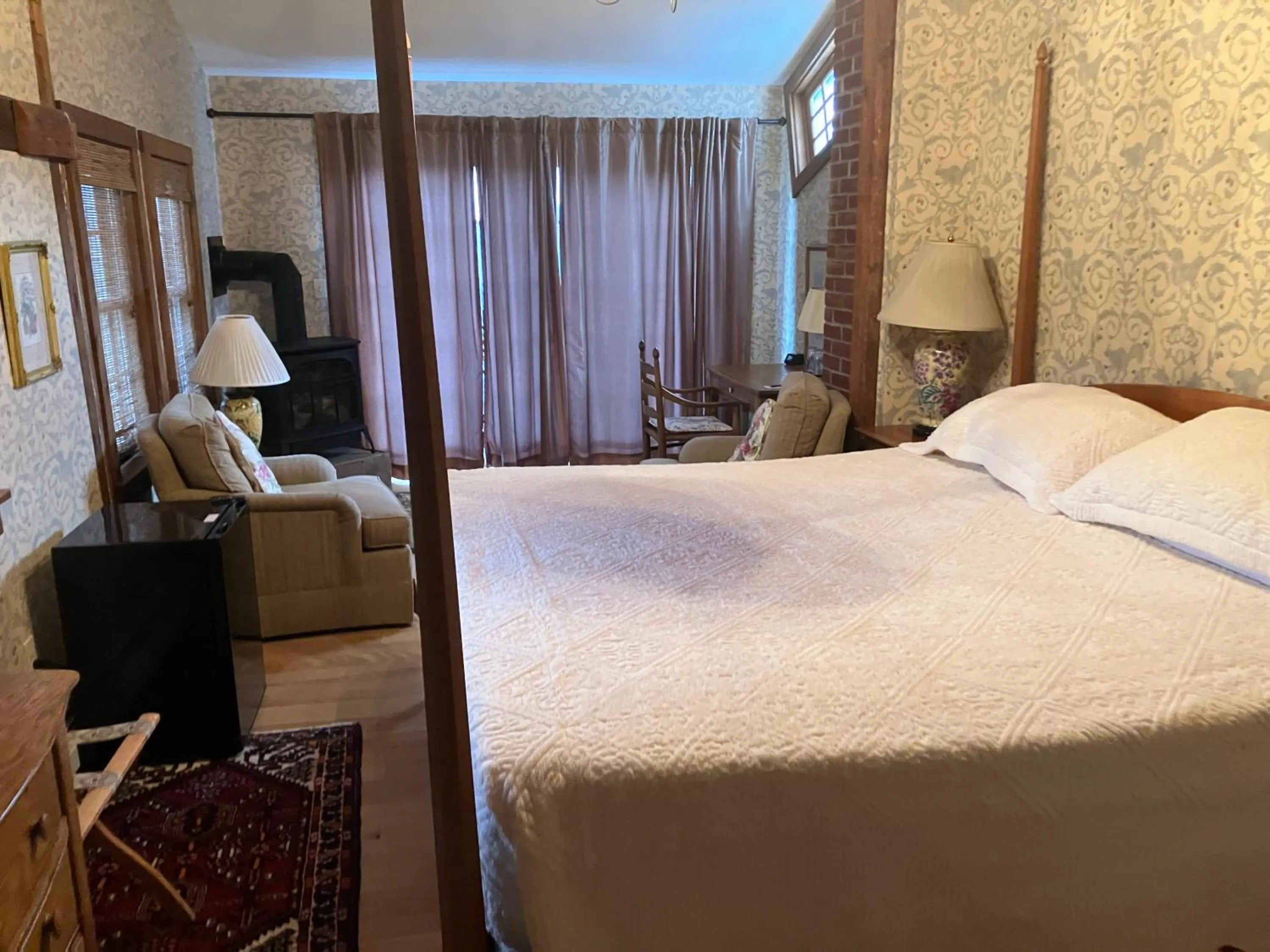 Bed in Windham Hill Inn