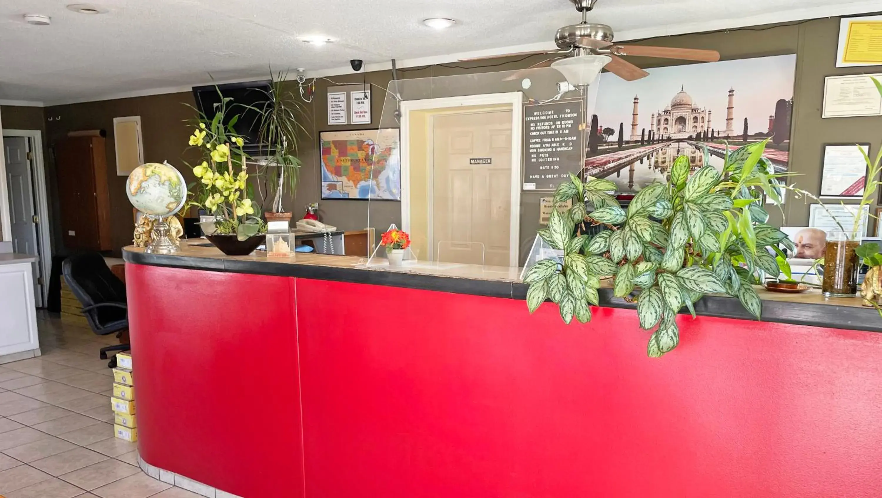 Lobby or reception in Express Inn Thomson Lobby or reception in Express Inn Thomson