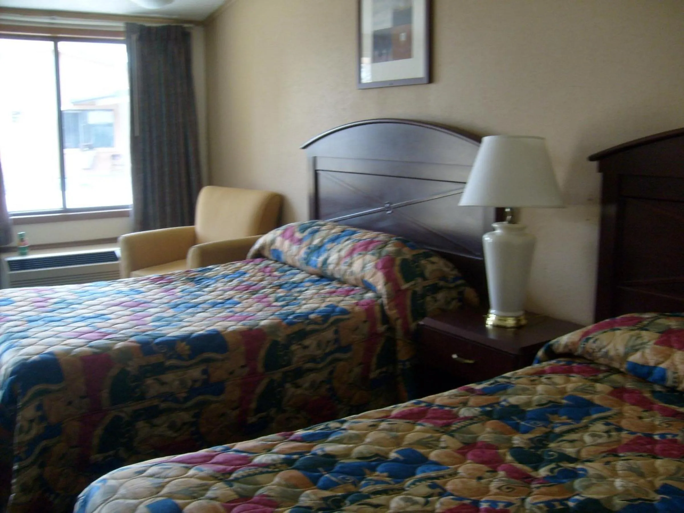 Bedroom, Bed in Express Inn Thomson