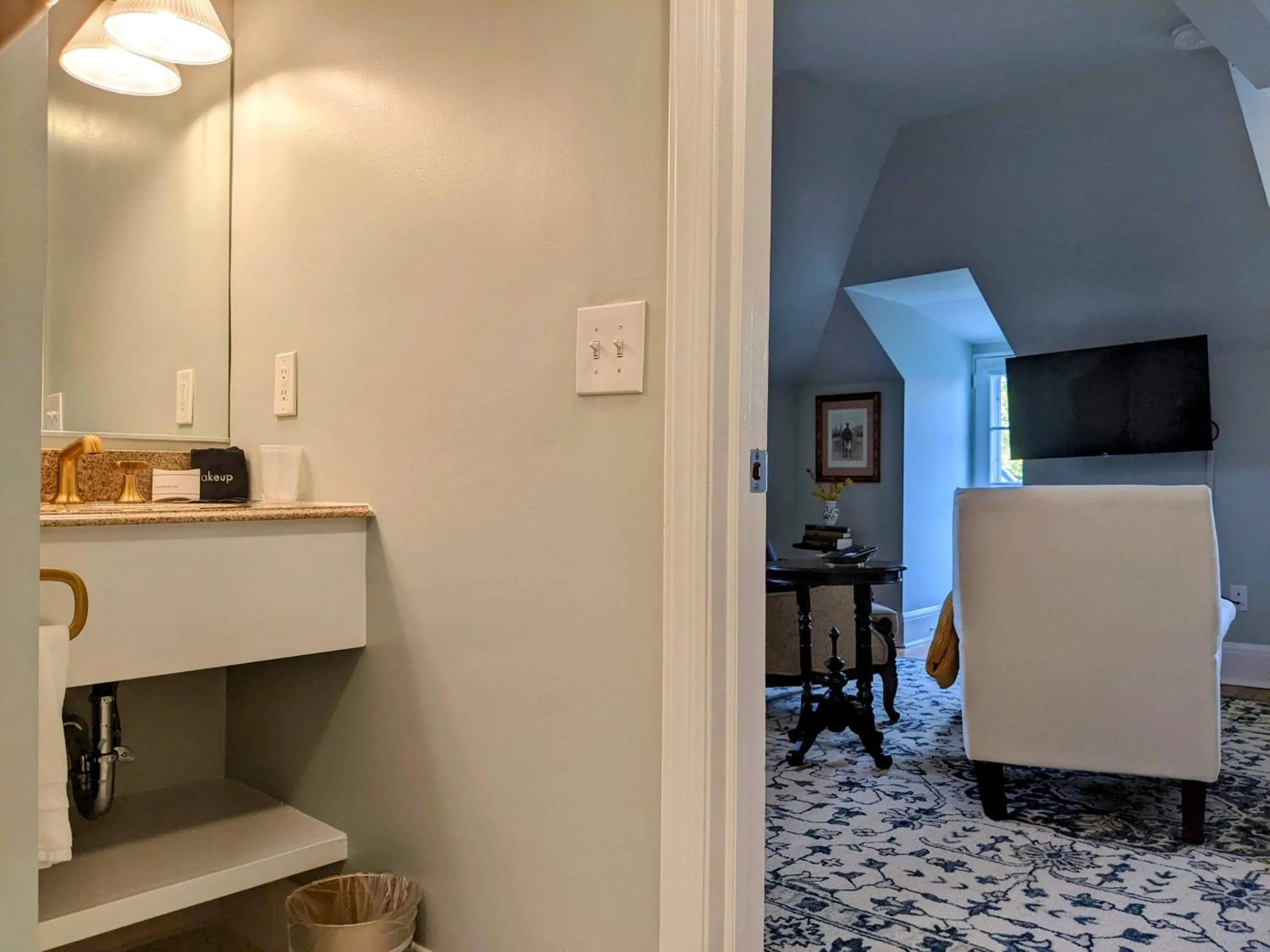 Bed in Stanton House Inn