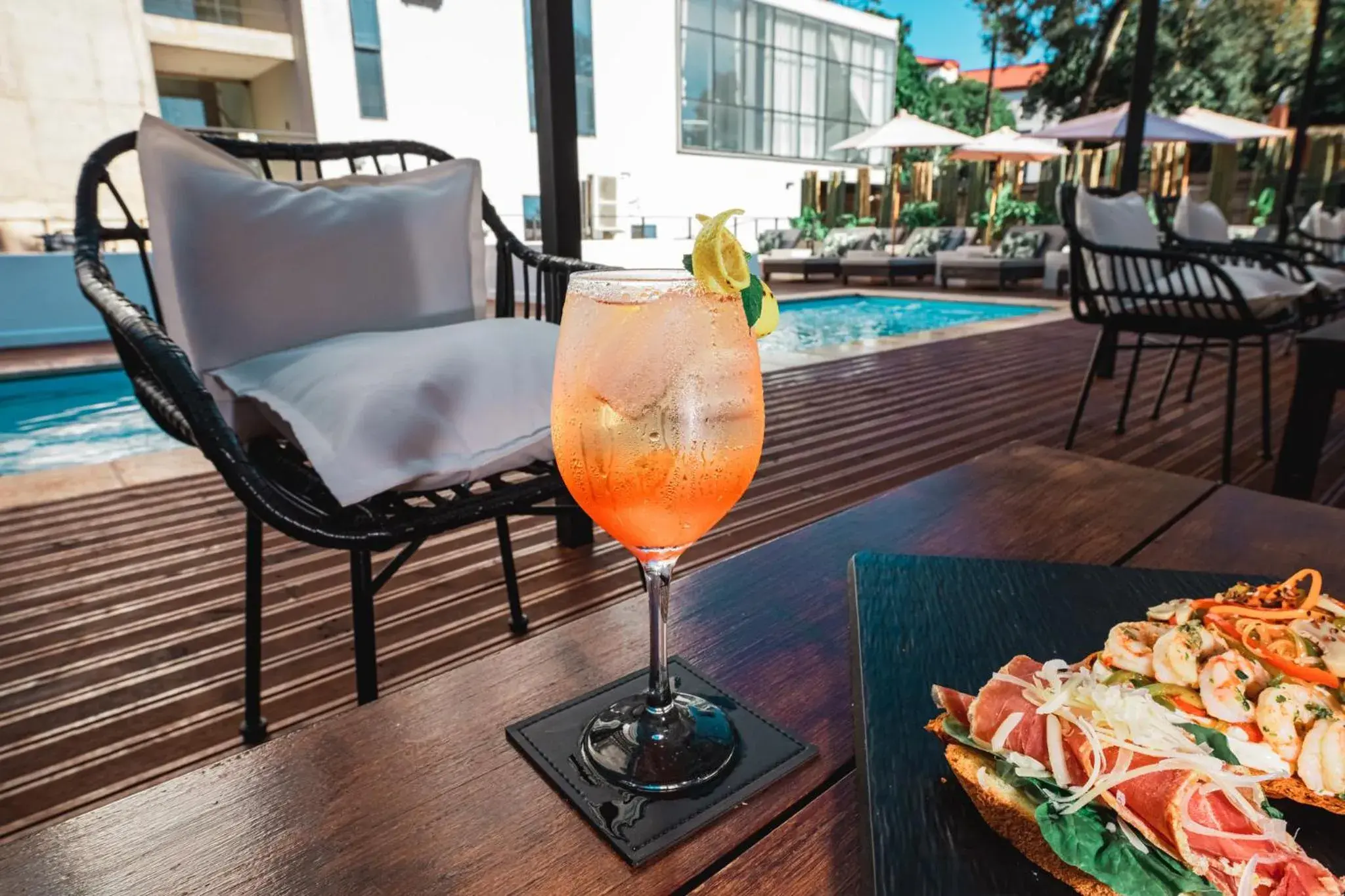 Swimming pool in O2 Hotel Iguazu Swimming pool in O2 Hotel Iguazu