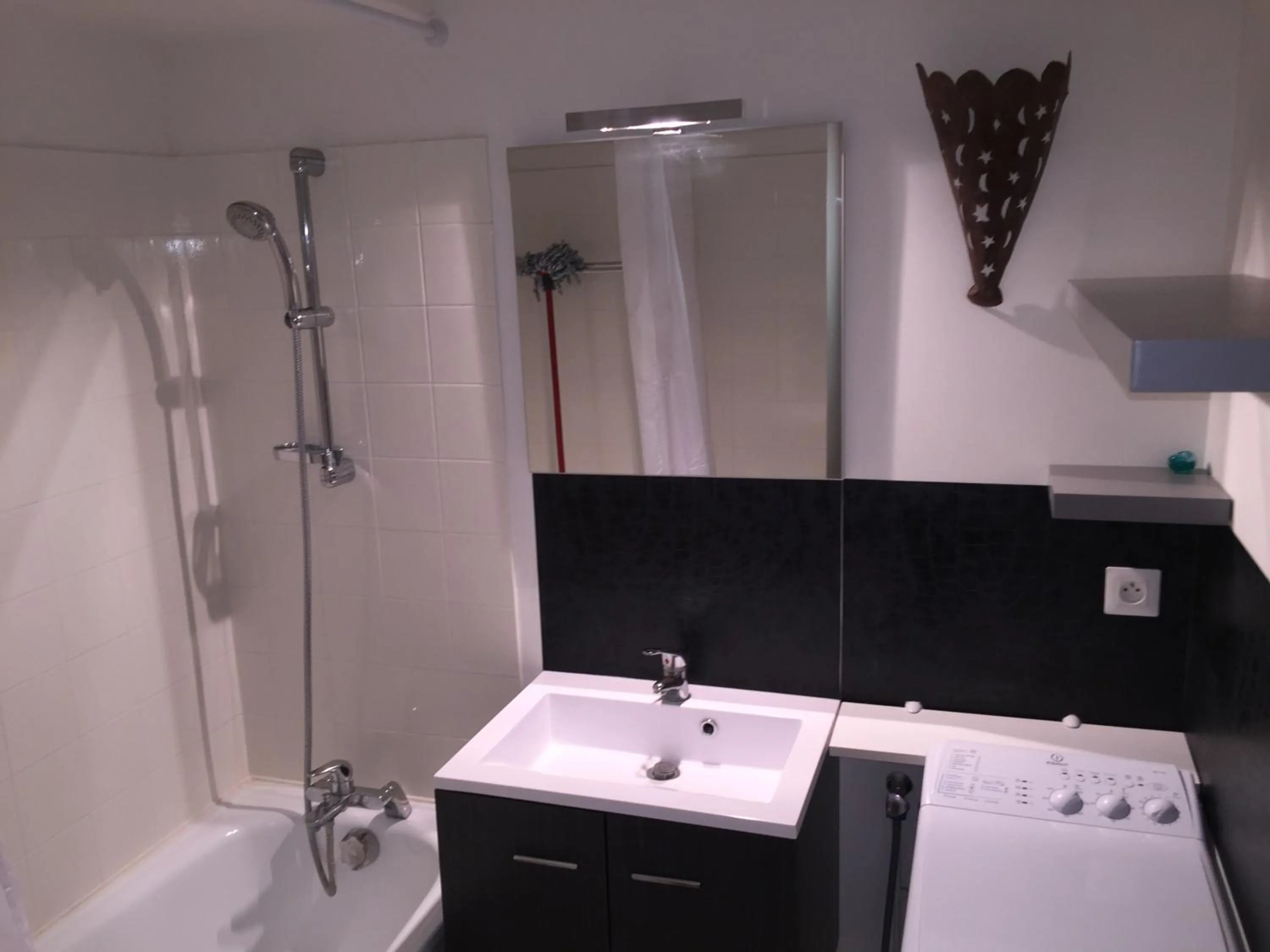 Bathroom in Le Charmant Zola Hyper Centre classé