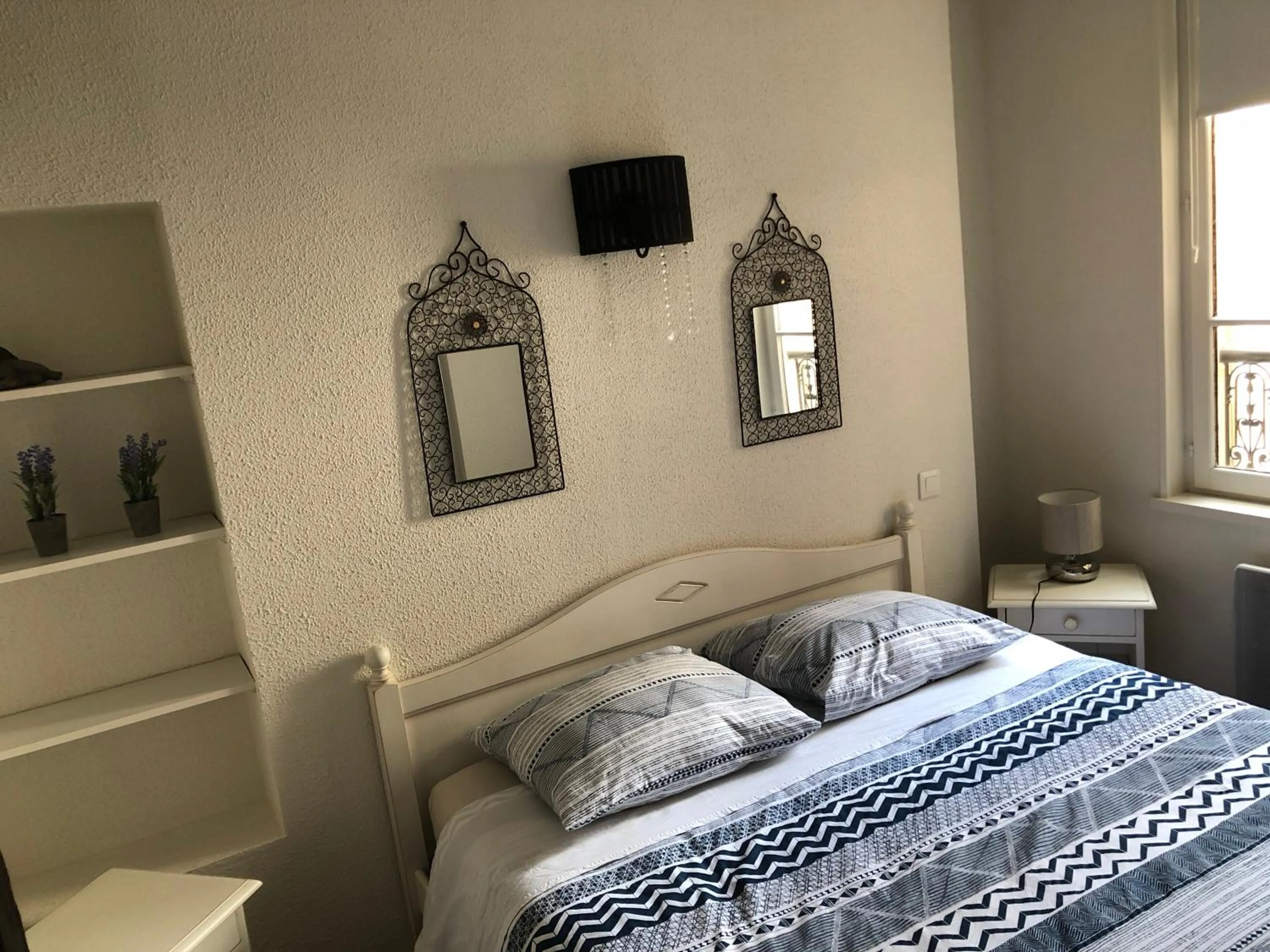 Bed in Le Charmant Zola Hyper Centre classé