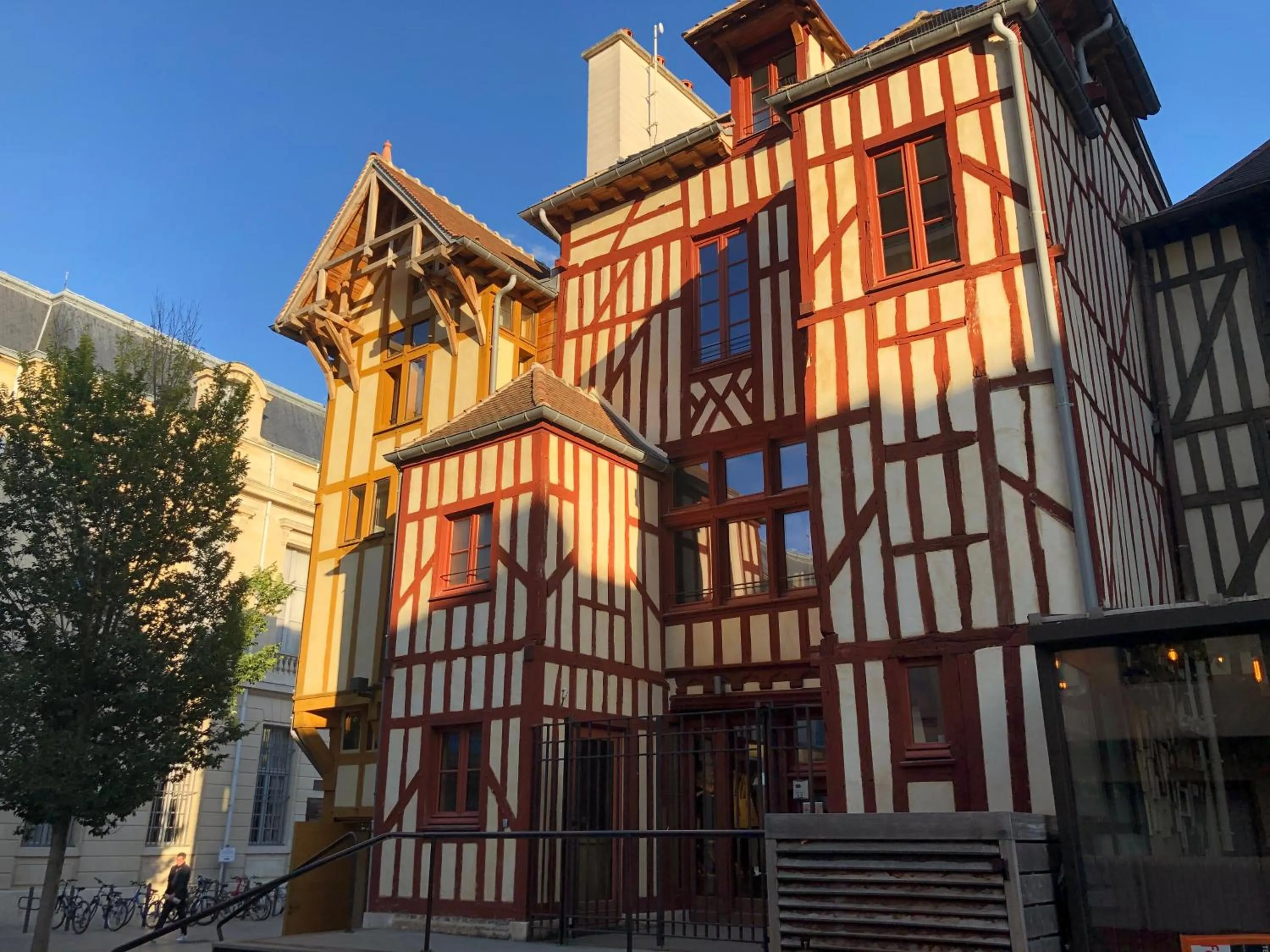 Off site in Le Charmant Zola Hyper Centre classé