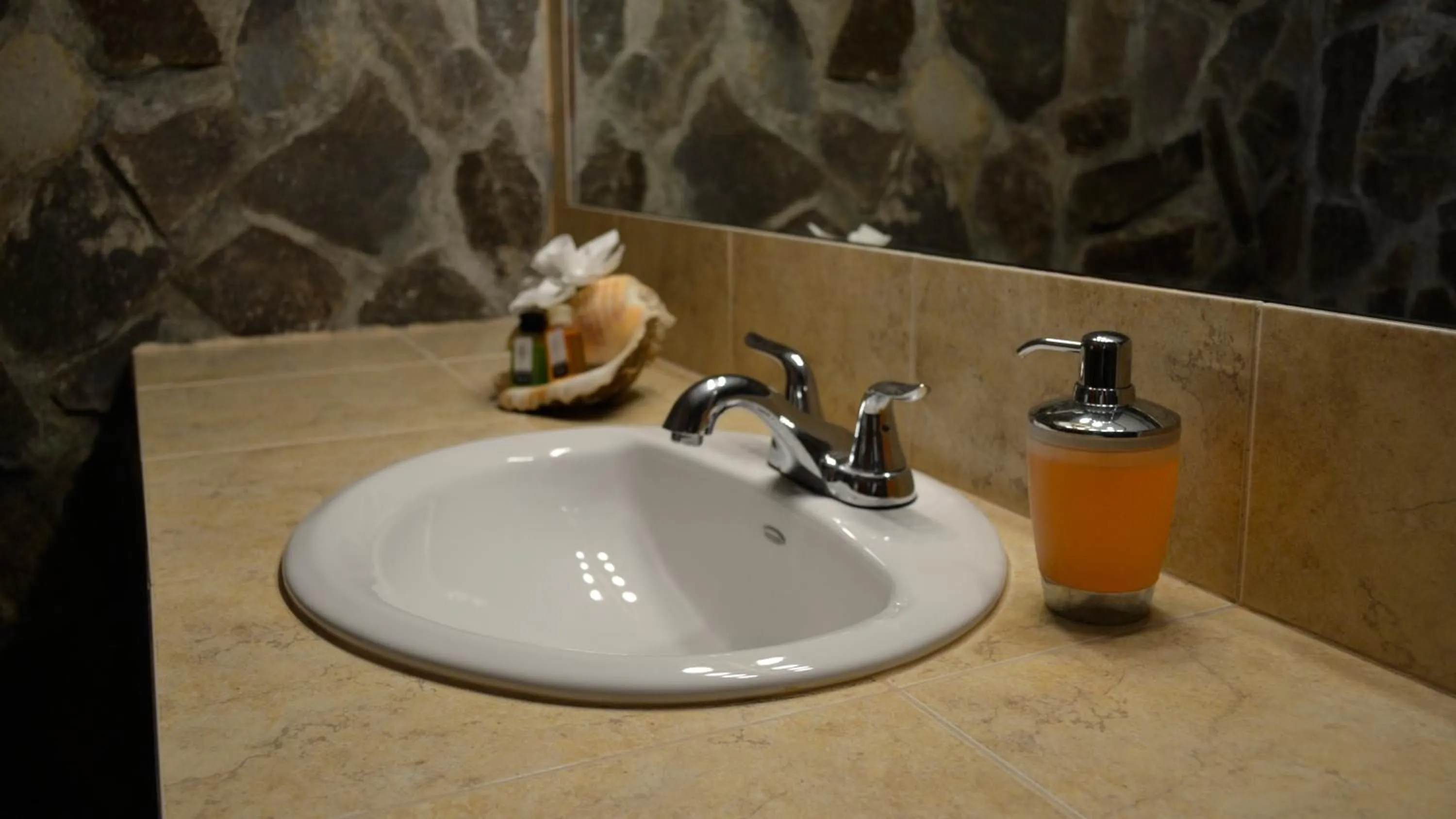 Shower in Villa Creole