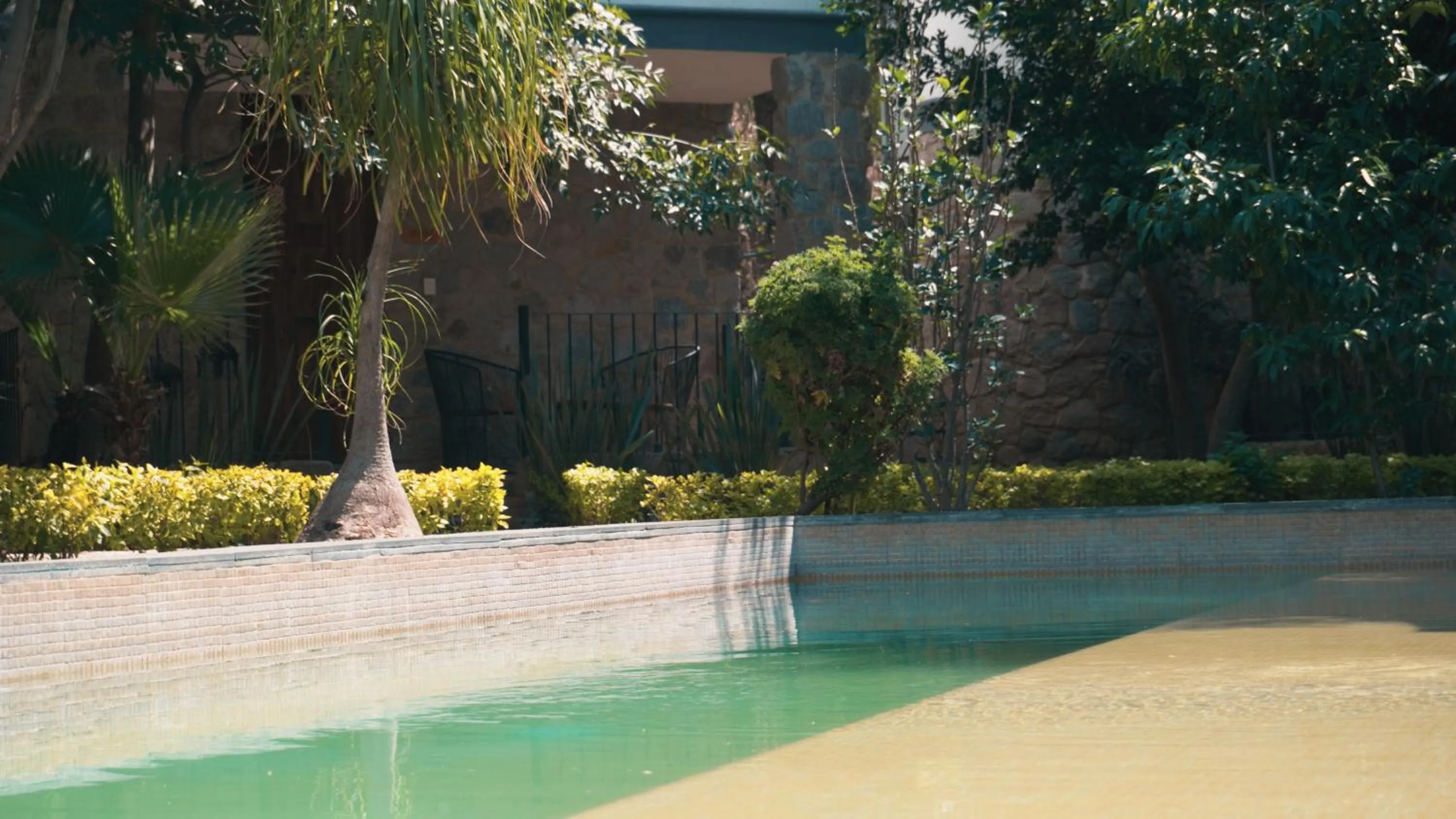 Swimming pool in Hotel Boutique Camino Del Bosque