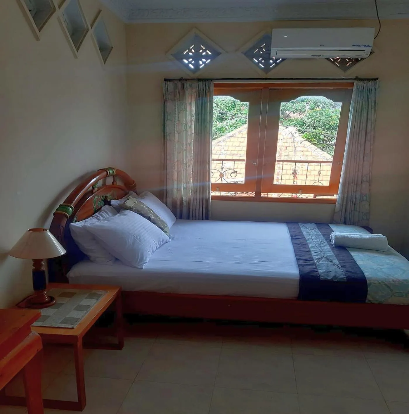 Bed in The Reinhold Guesthouse Bali