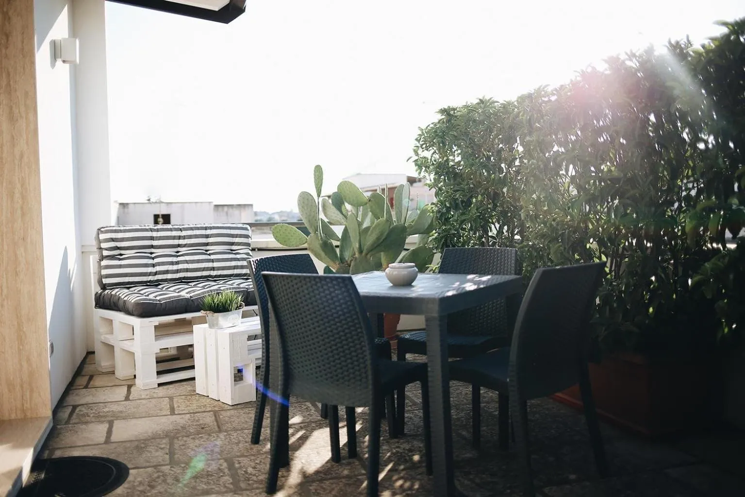 Patio in Le Home Rooms