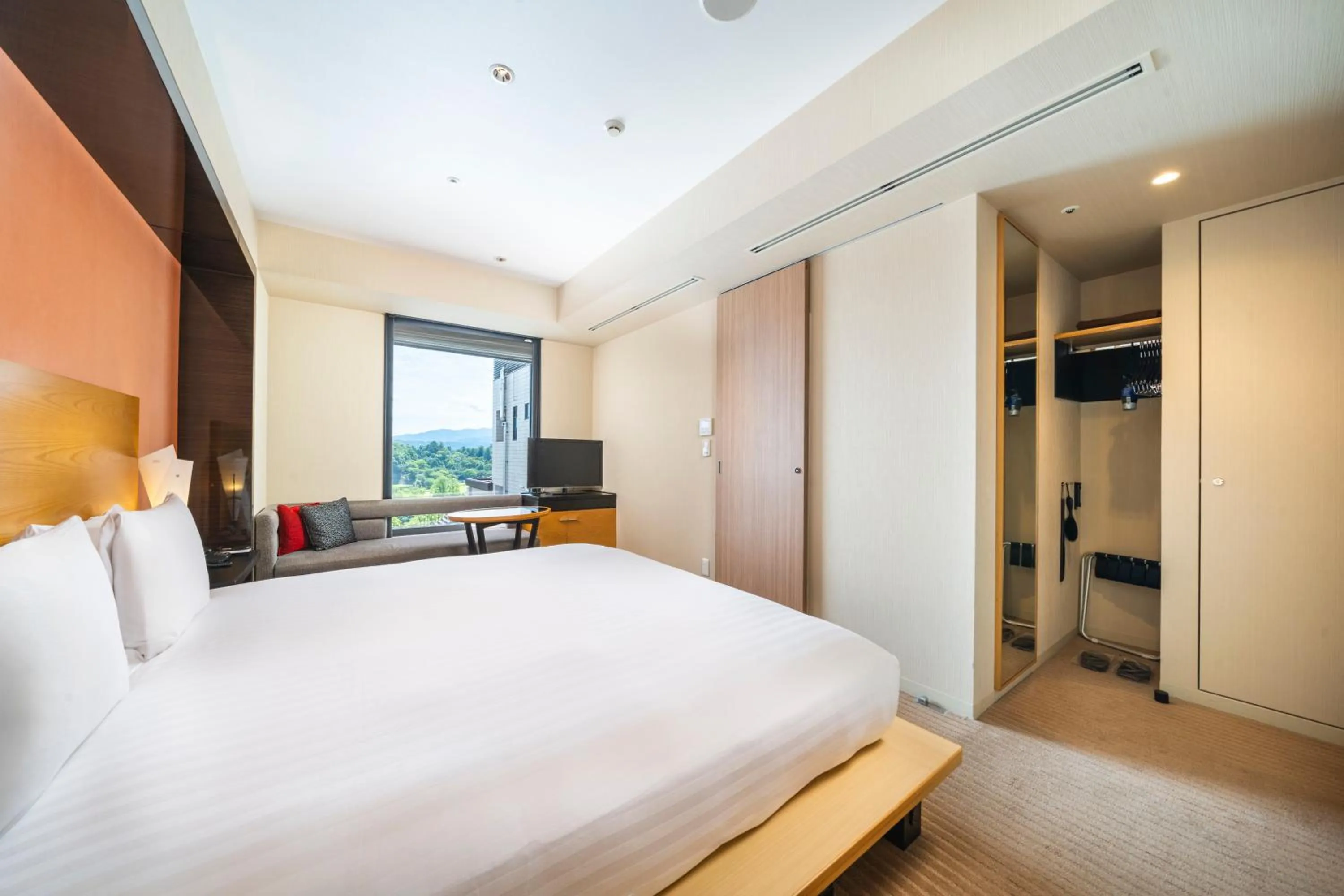 Photo of the whole room, Bed in KOKO HOTEL Premier Kanazawa Korinbo