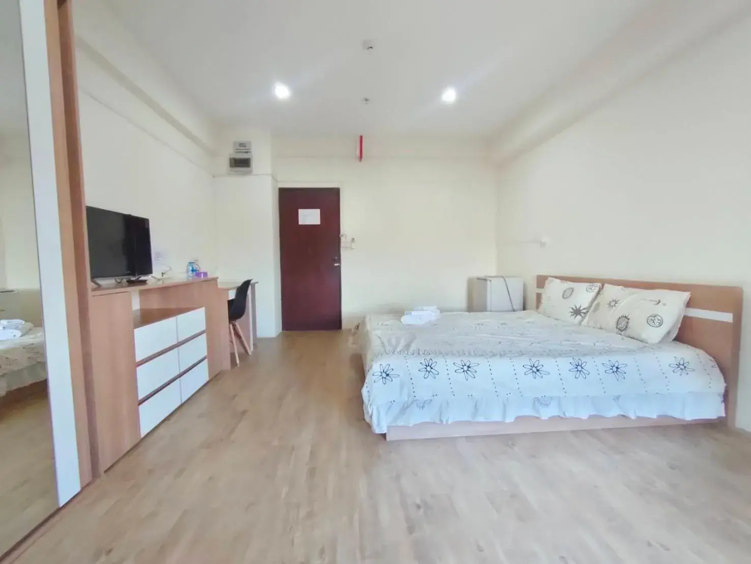 Bed in Komol Residence Bangkok Bed in Komol Residence Bangkok