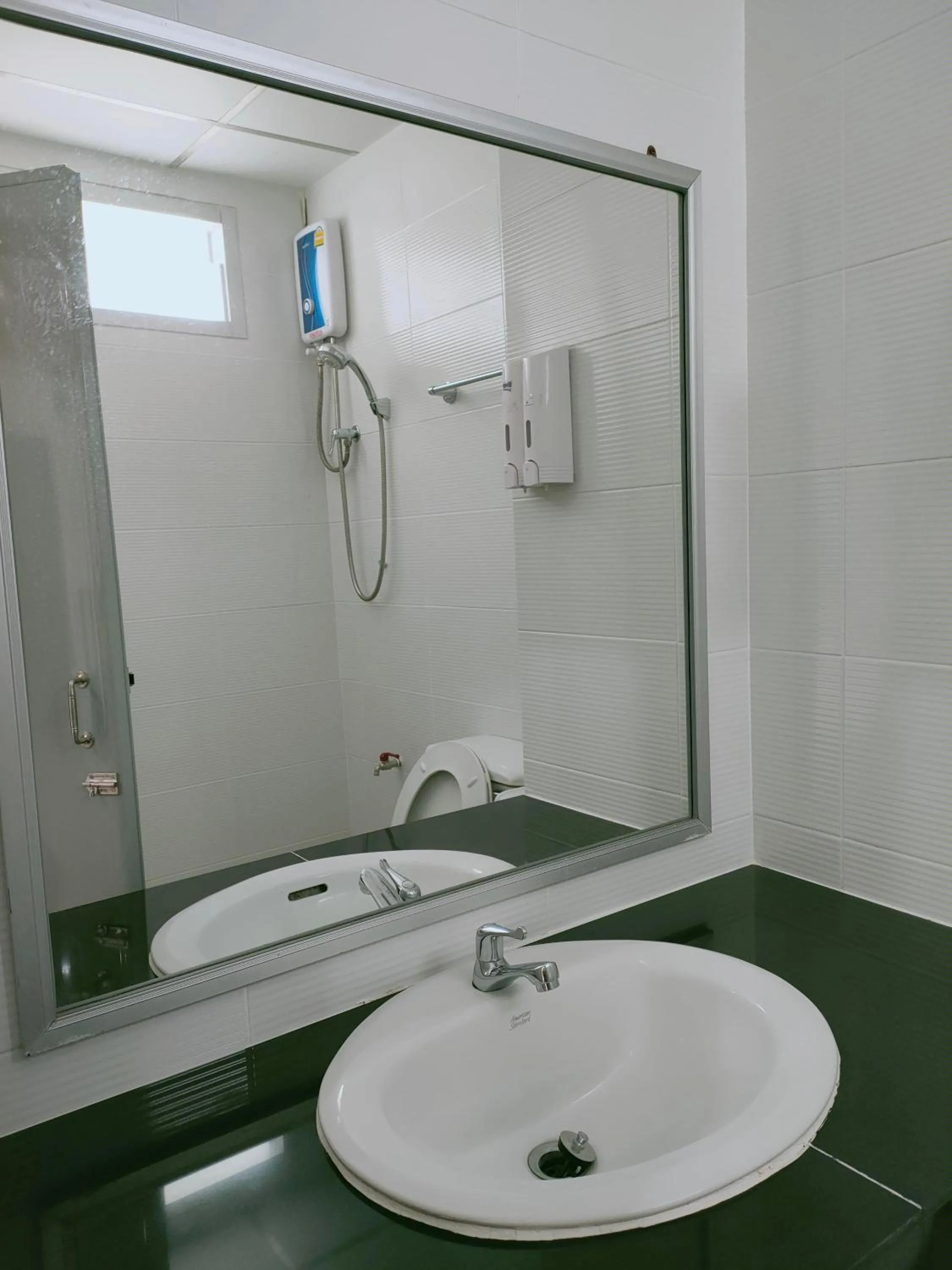 Bathroom in Komol Residence Bangkok