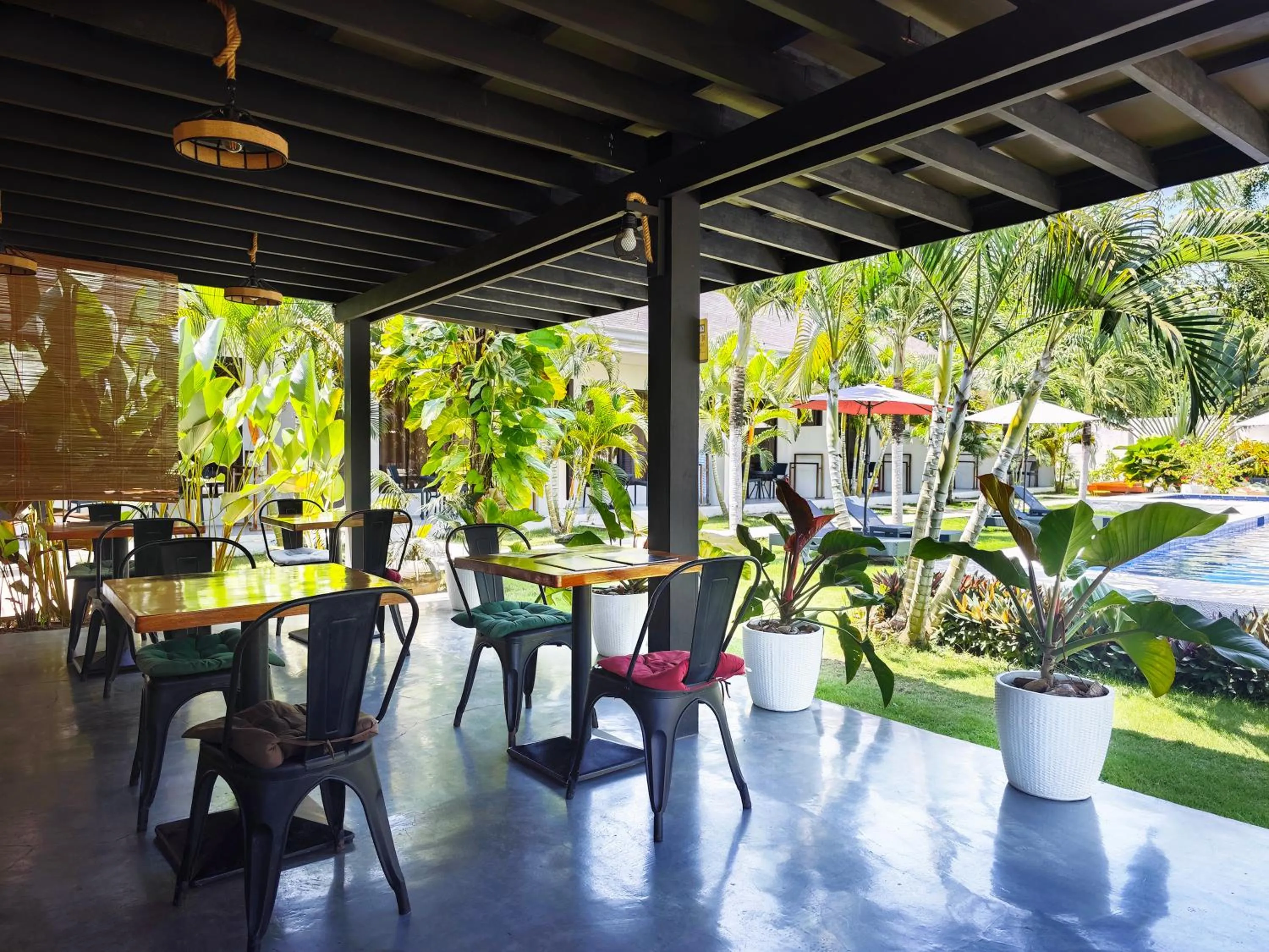 Restaurant/places to eat in OHANA, Panglao Resort.