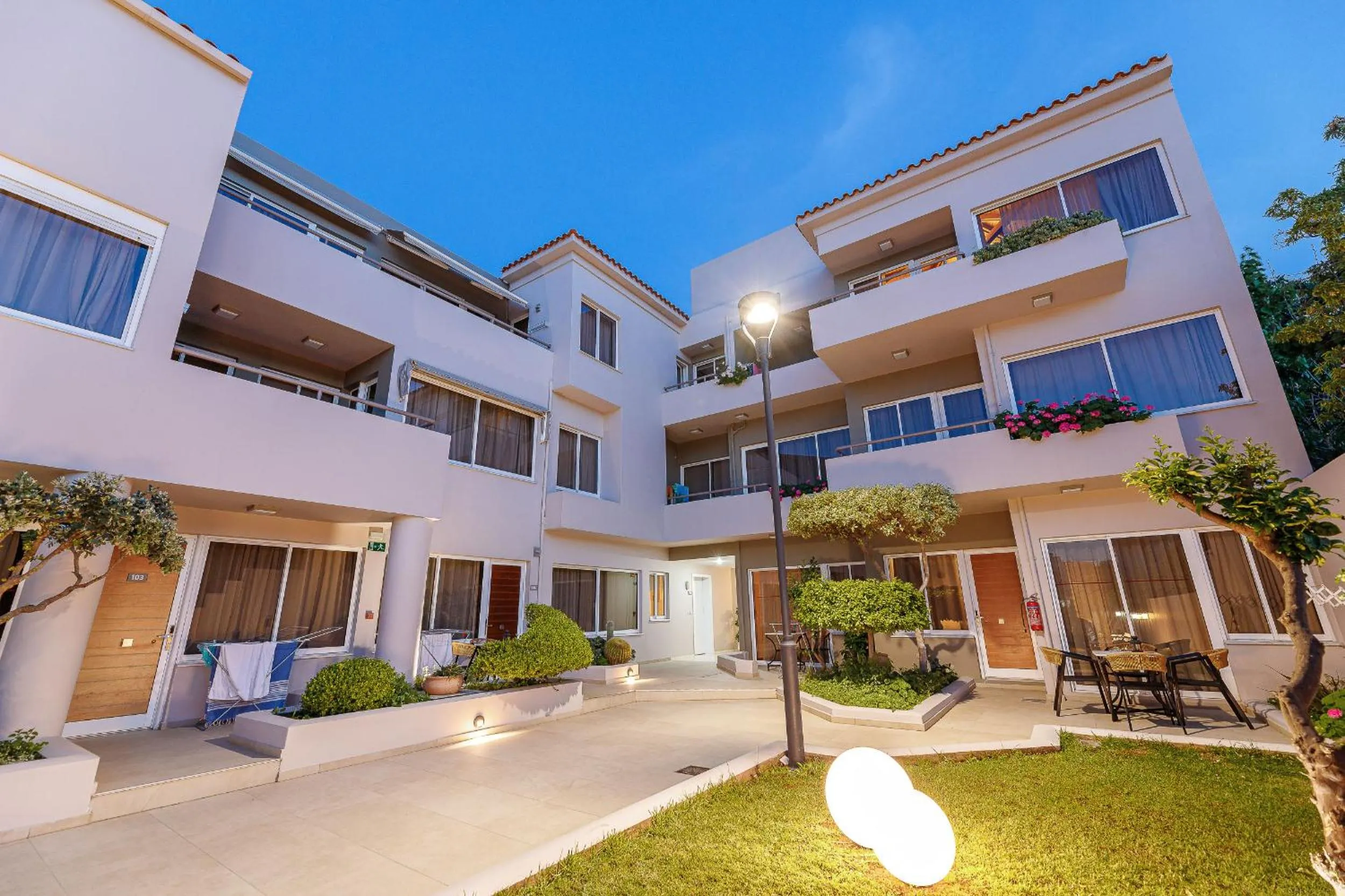 Garden in Creta Elena