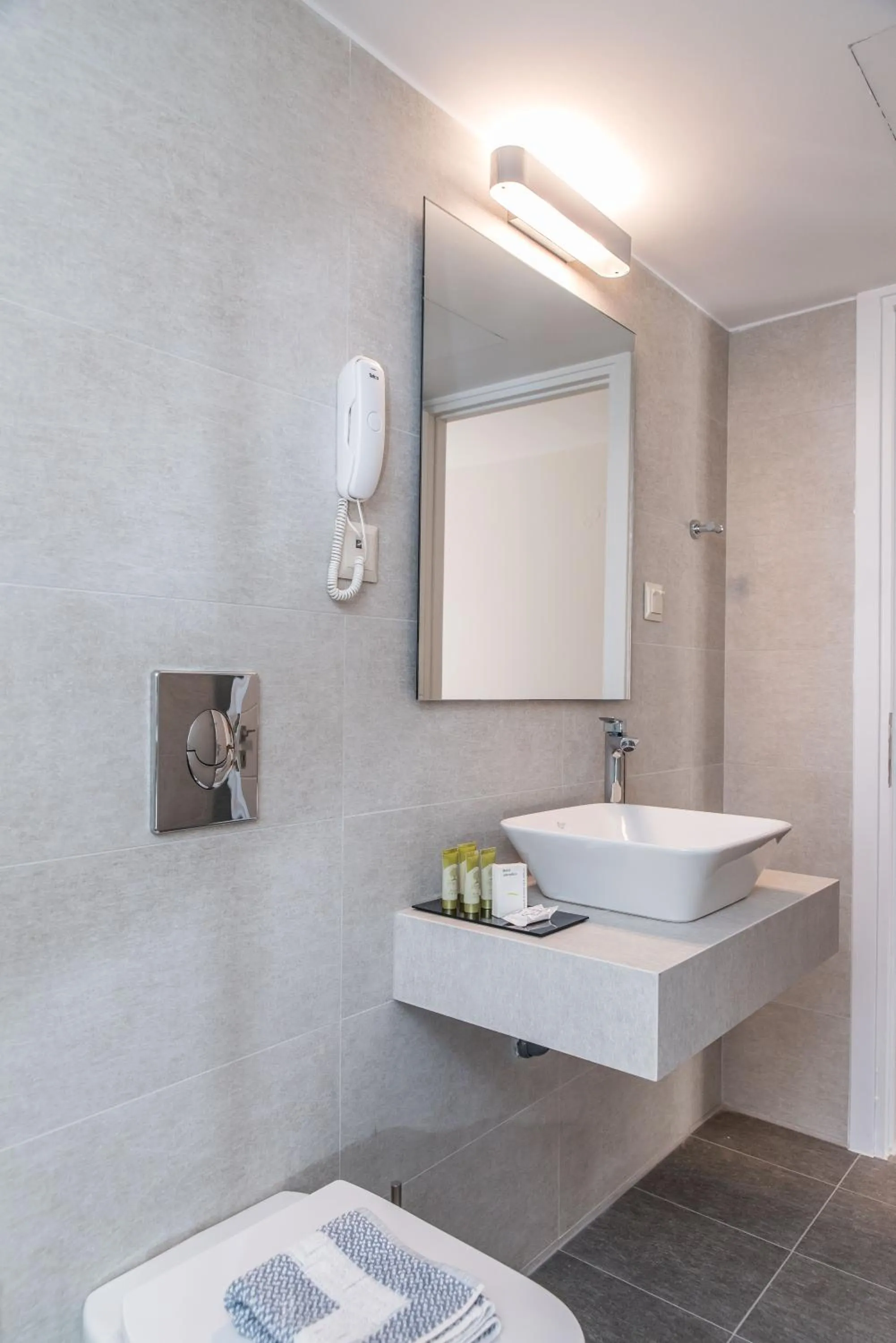 Bathroom in Creta Elena