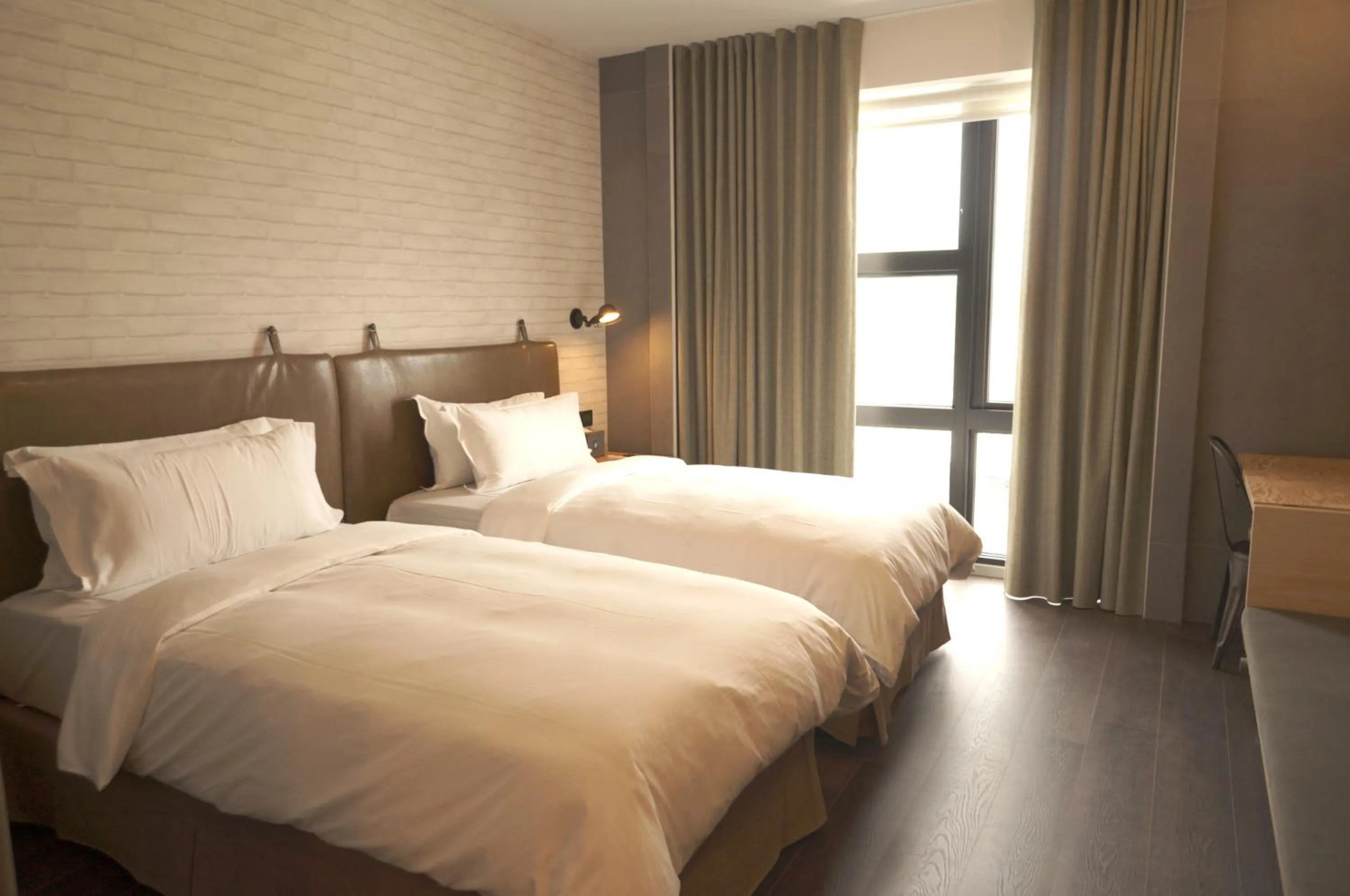 Bed in Just Sleep - Sanchong