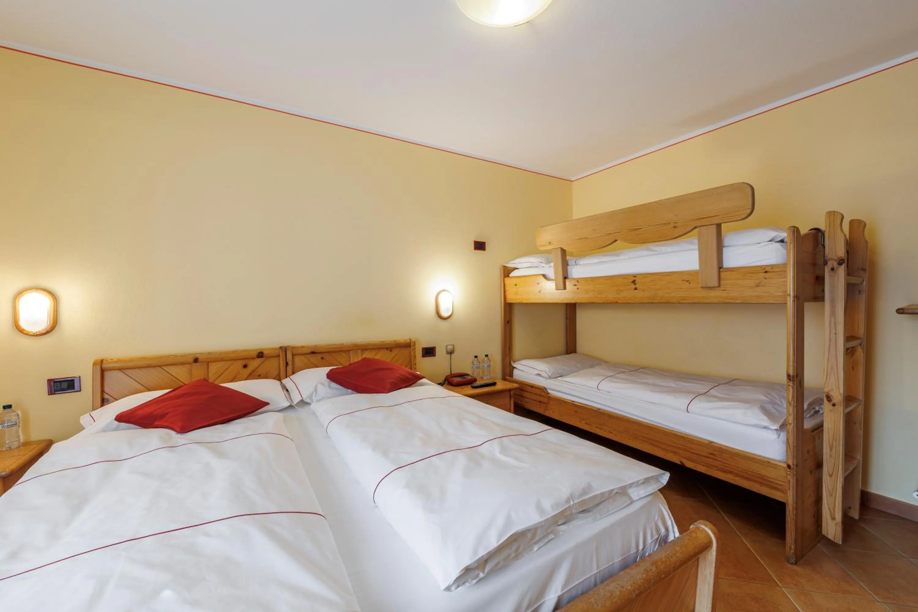 Bed in Hotel San Rocco