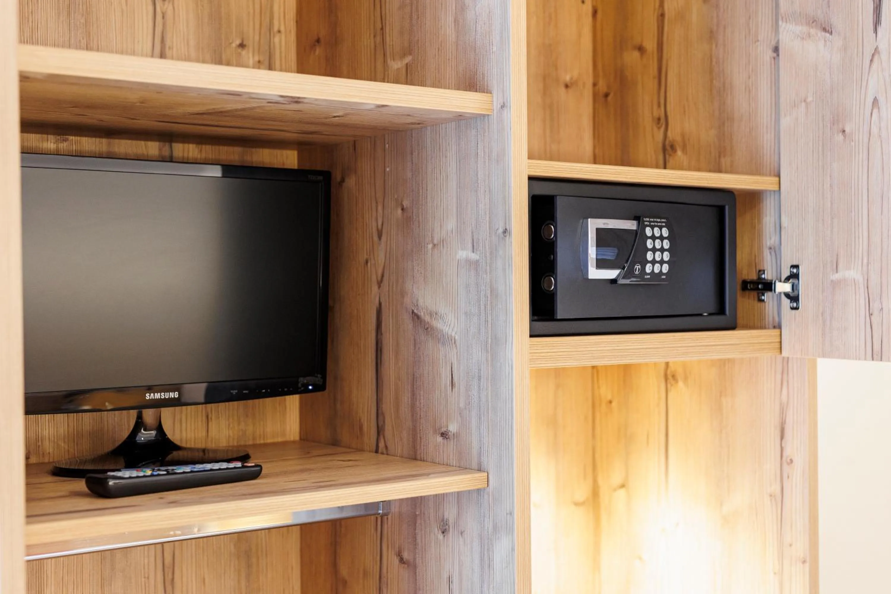 TV and multimedia in Hotel San Rocco