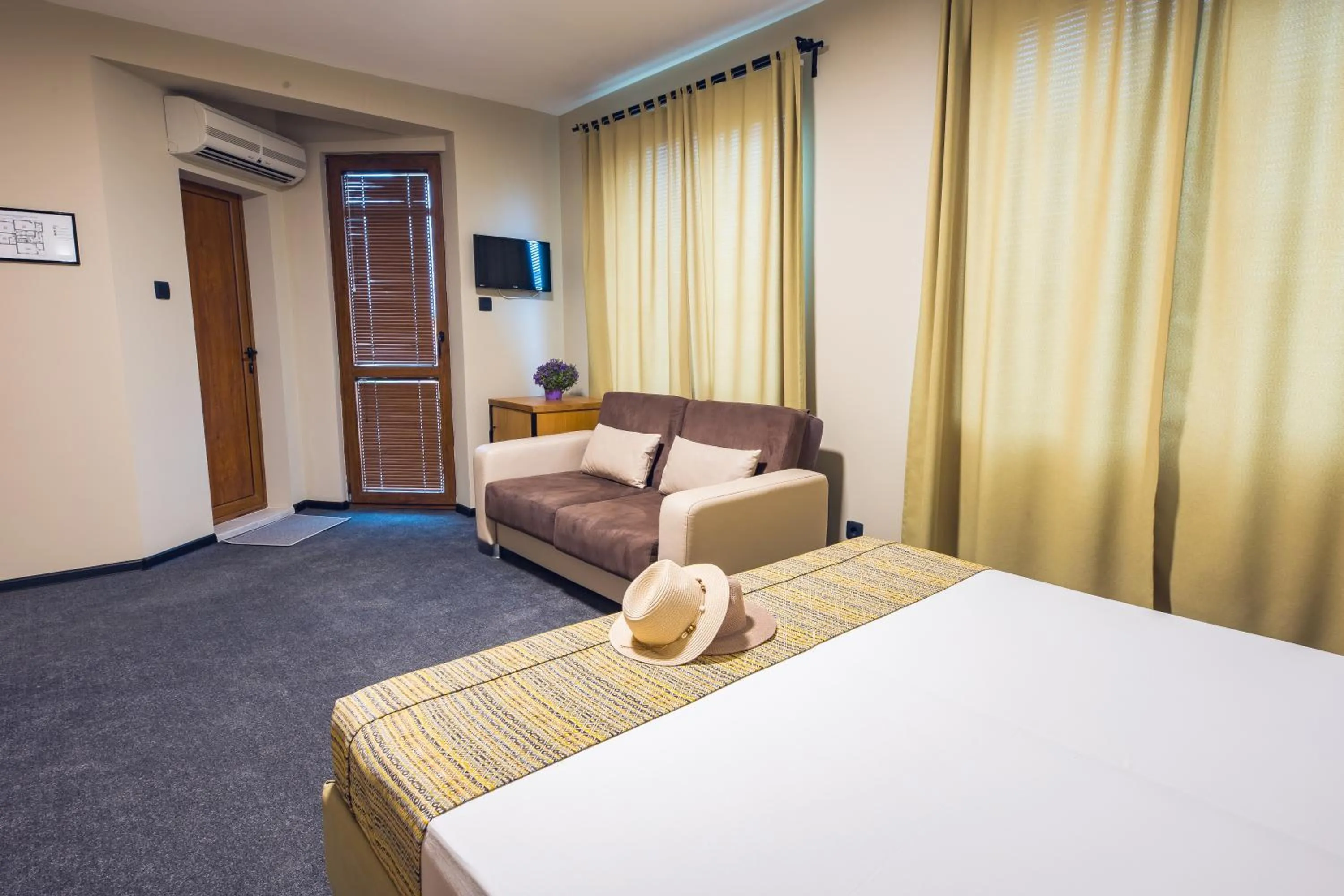 Bed in Hotel Albatros New Town